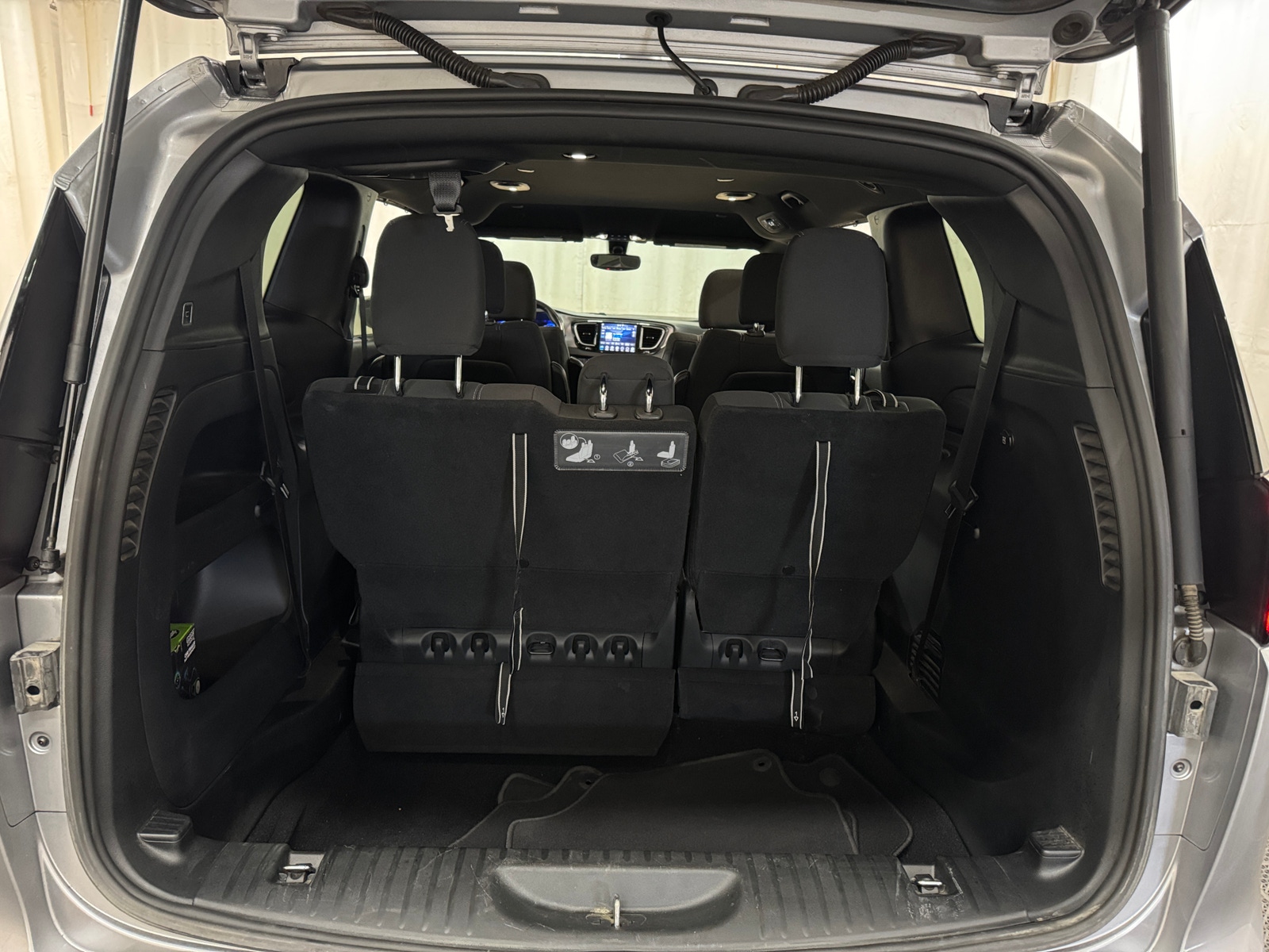 Thumbnail: 2019 Chrysler Pacifica - 7