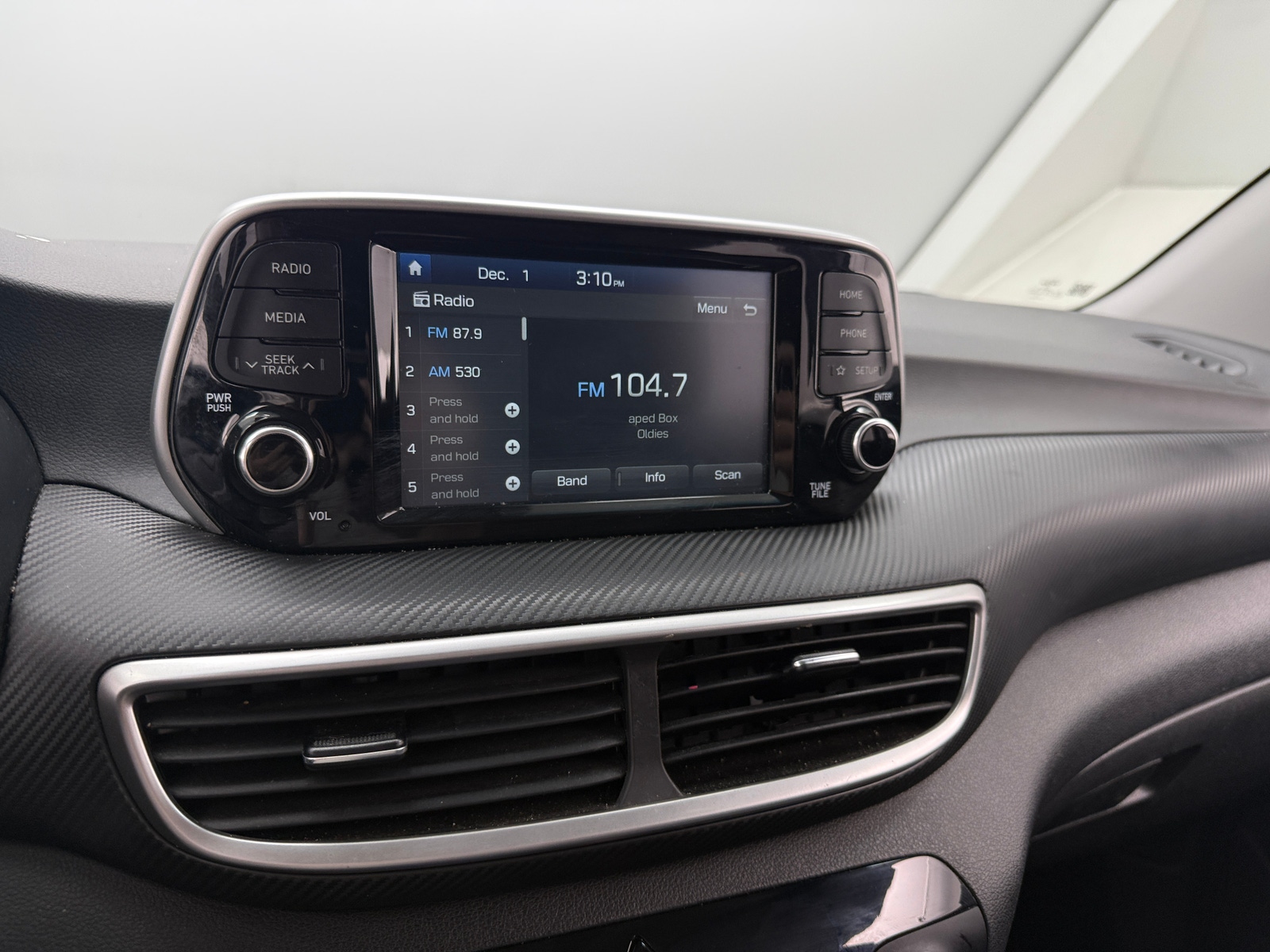 Thumbnail: 2019 Hyundai Tucson - 4