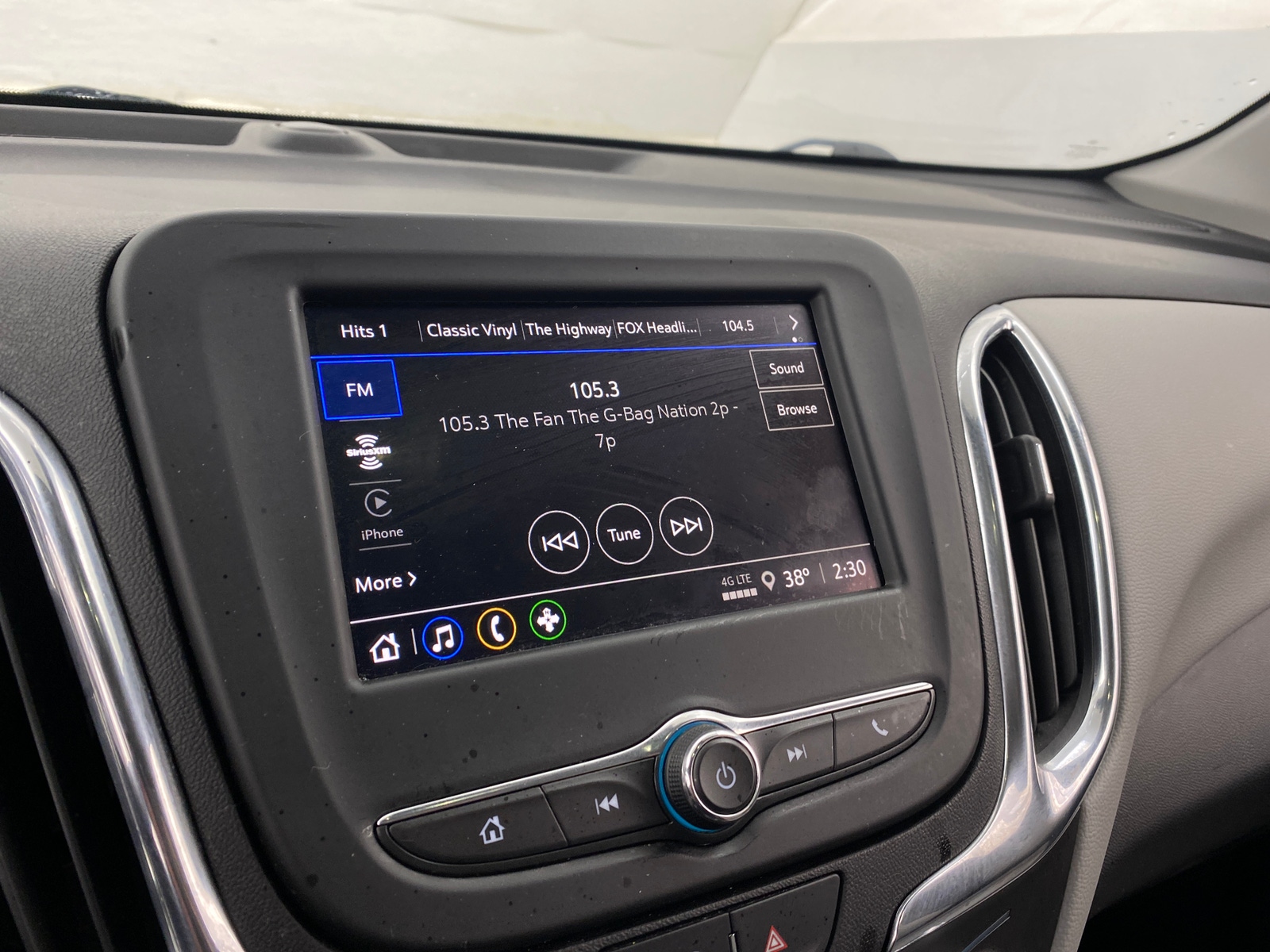 Thumbnail: 2022 Chevrolet Equinox - 4