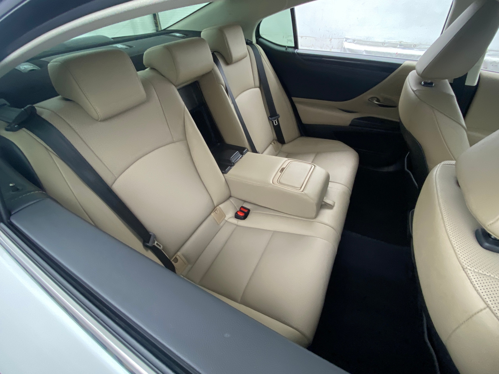 Thumbnail: 2020 Lexus ES - 5