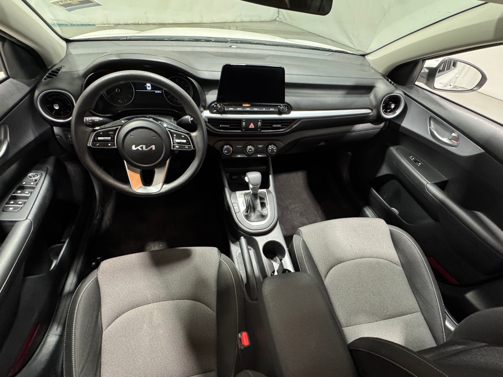 Thumbnail: 2024 Kia Forte - 3