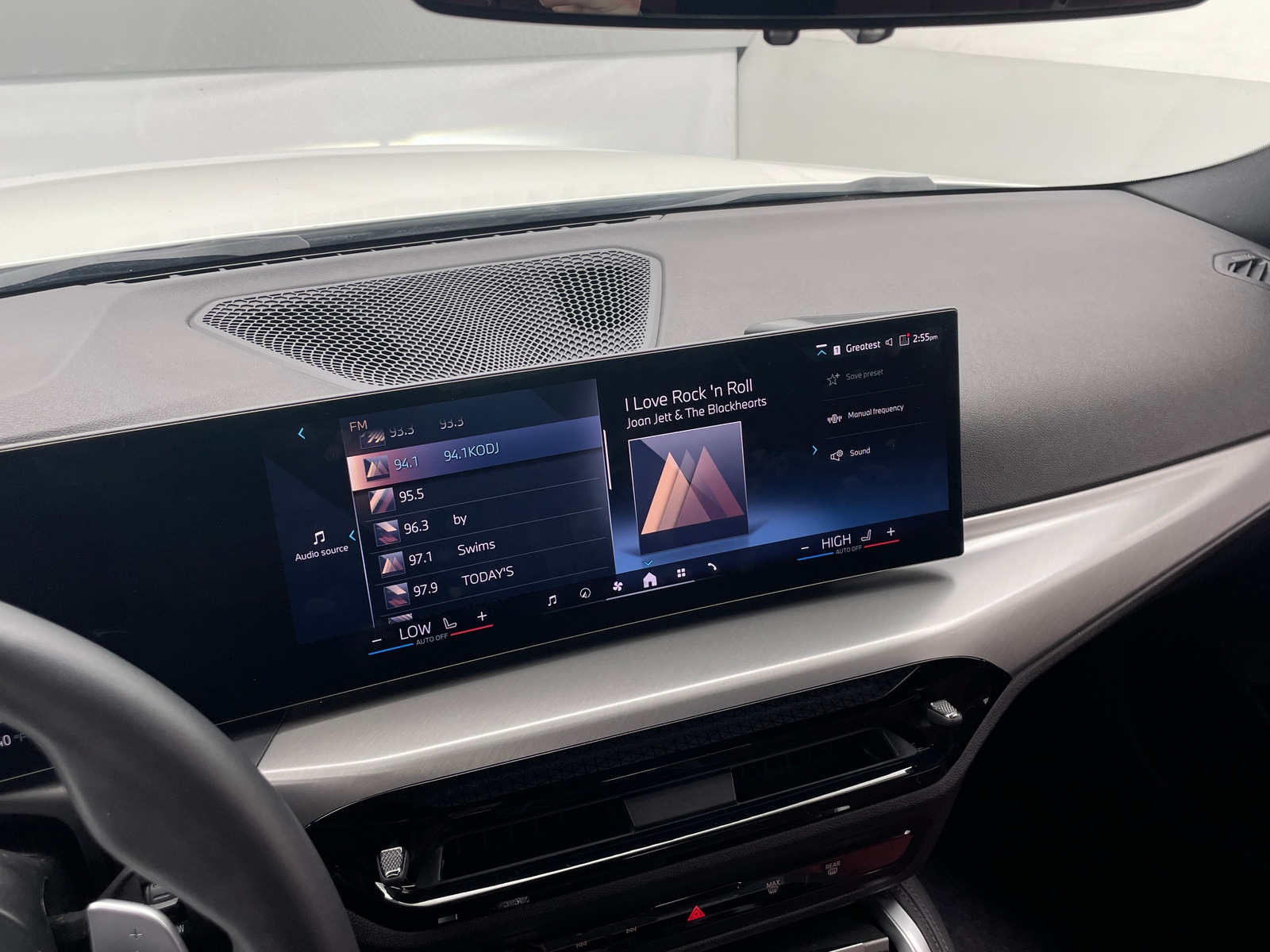 Thumbnail: 2025 BMW 2 Series - 2