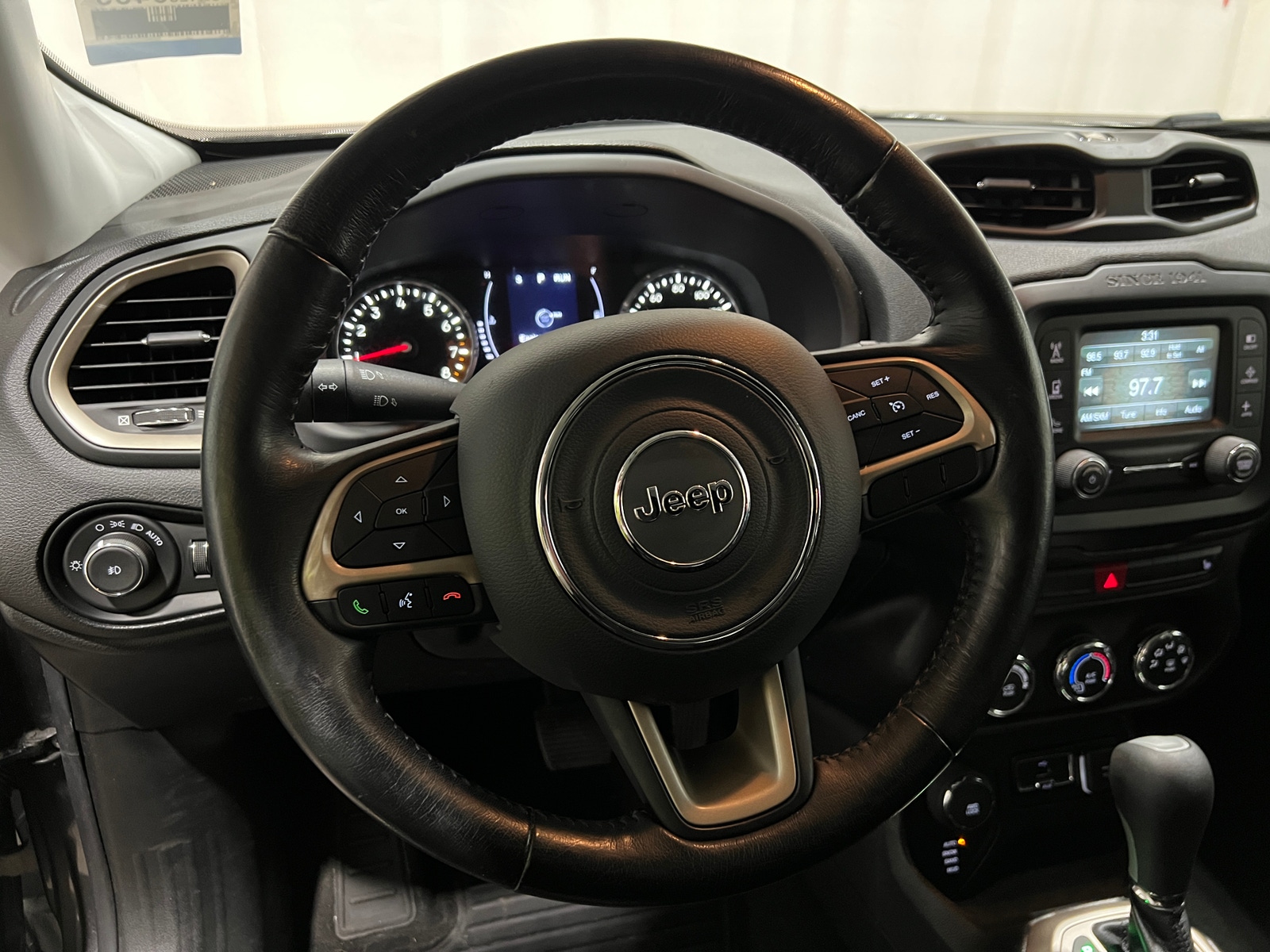 Thumbnail: 2017 Jeep Renegade - 5