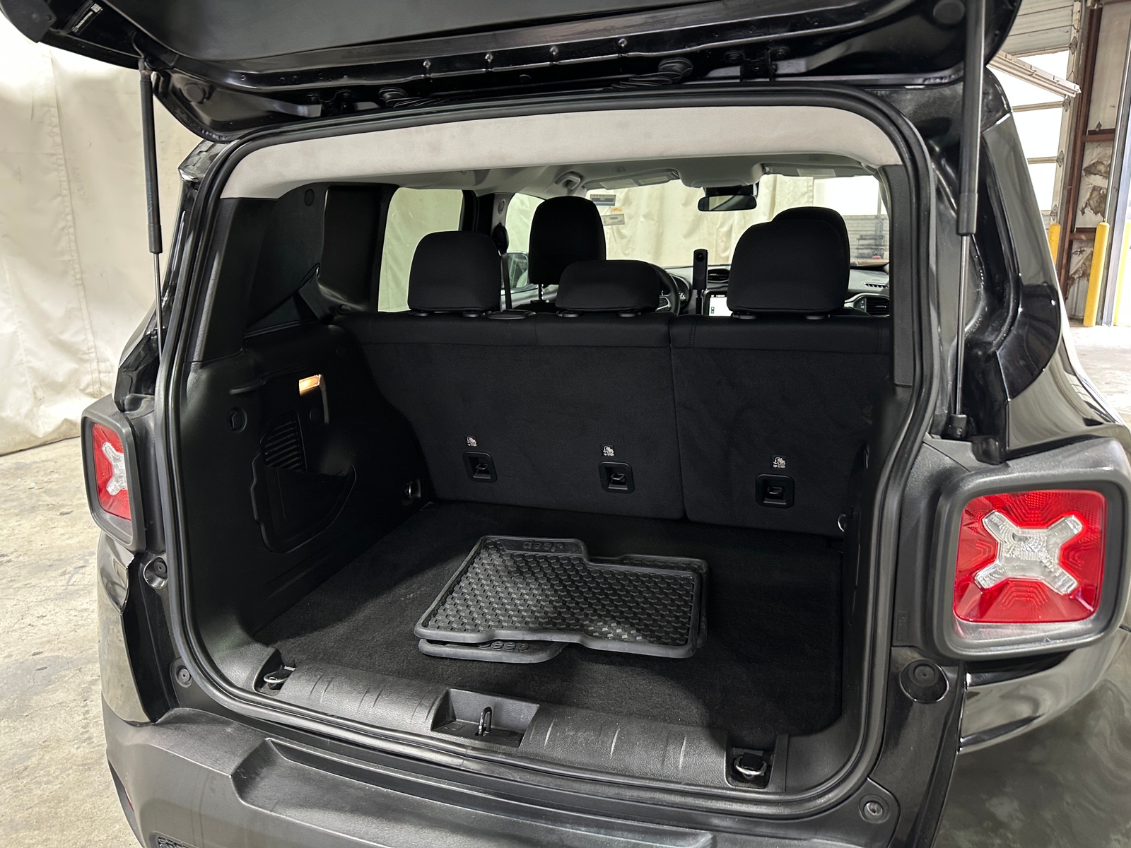 Thumbnail: 2023 Jeep Renegade - 7