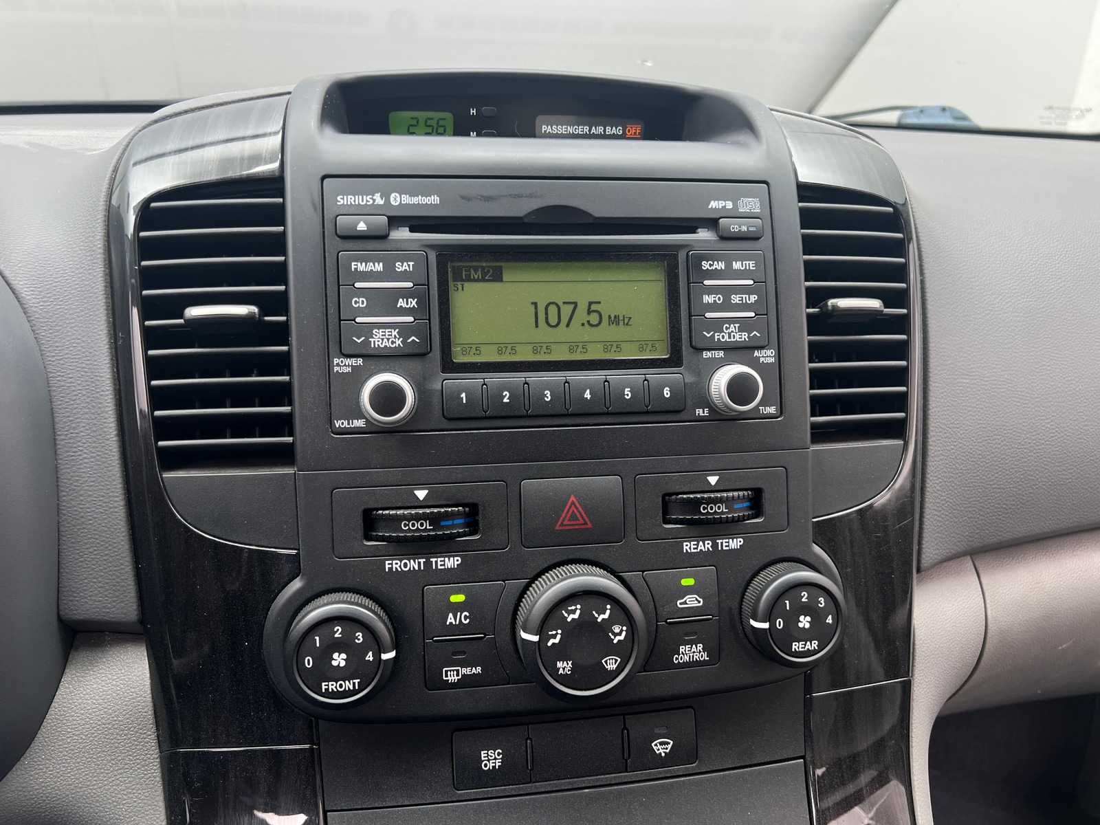 Thumbnail: 2012 Kia Sedona - 4