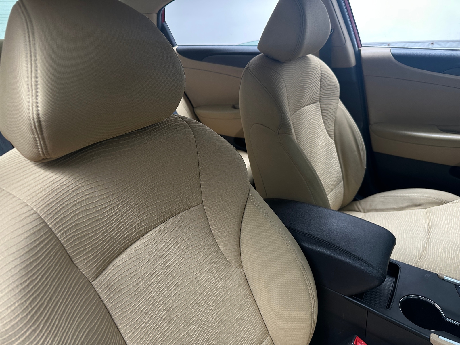 Thumbnail: 2011 Hyundai Sonata - 2