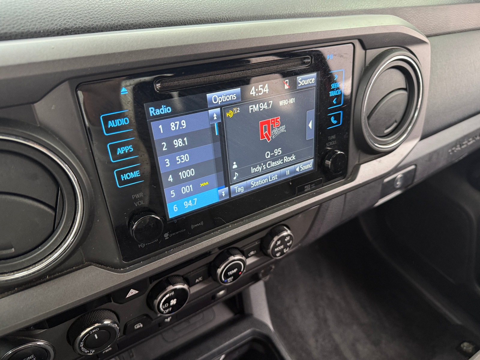 Thumbnail: 2017 Toyota Tacoma - 4