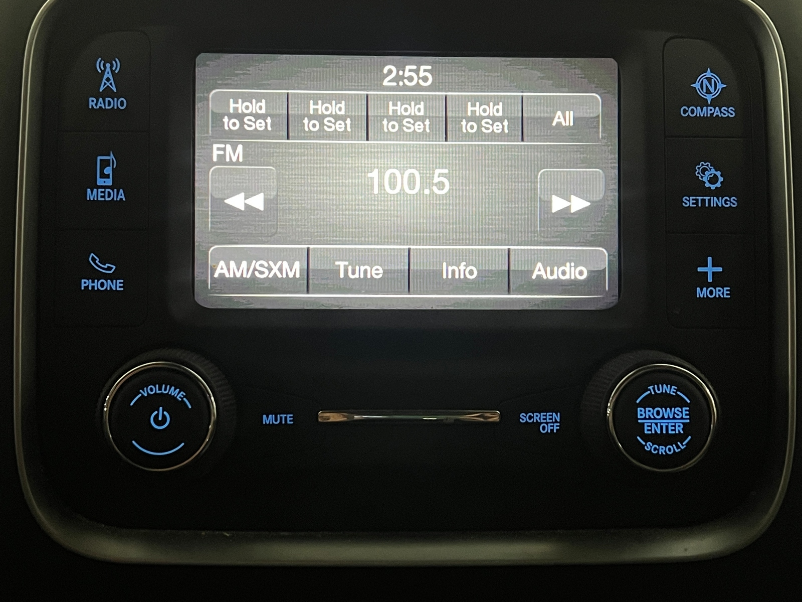 Thumbnail: 2021 RAM 1500 Classic - 3