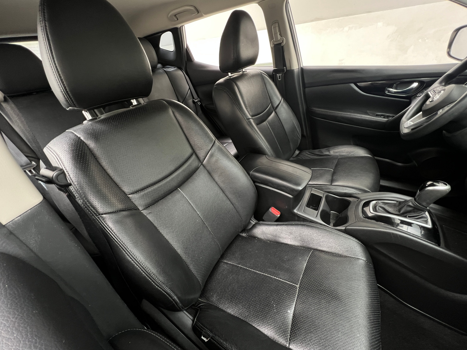 Thumbnail: 2017 Nissan Rogue Sport - 2