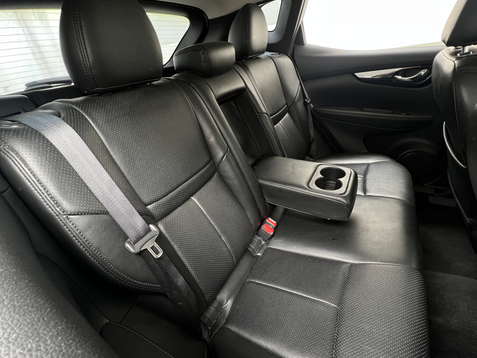 Thumbnail: 2017 Nissan Rogue Sport - 6