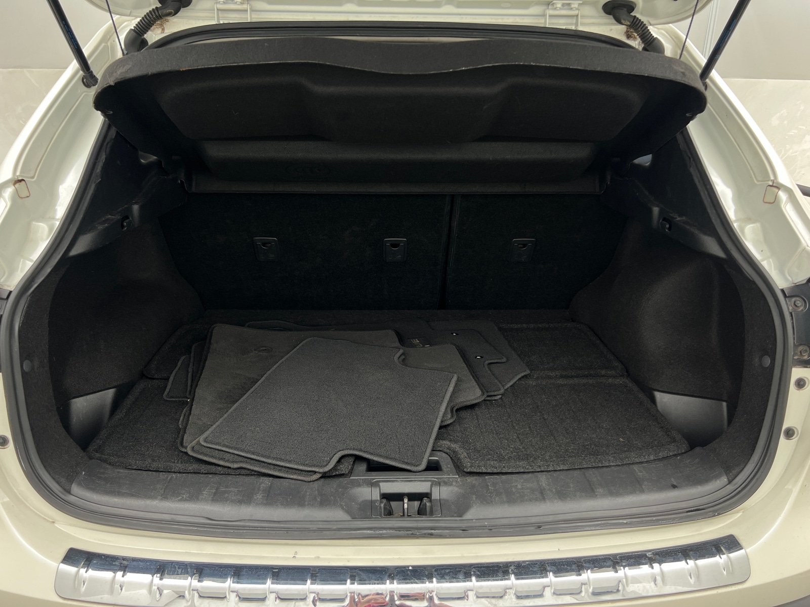 Thumbnail: 2017 Nissan Rogue Sport - 7