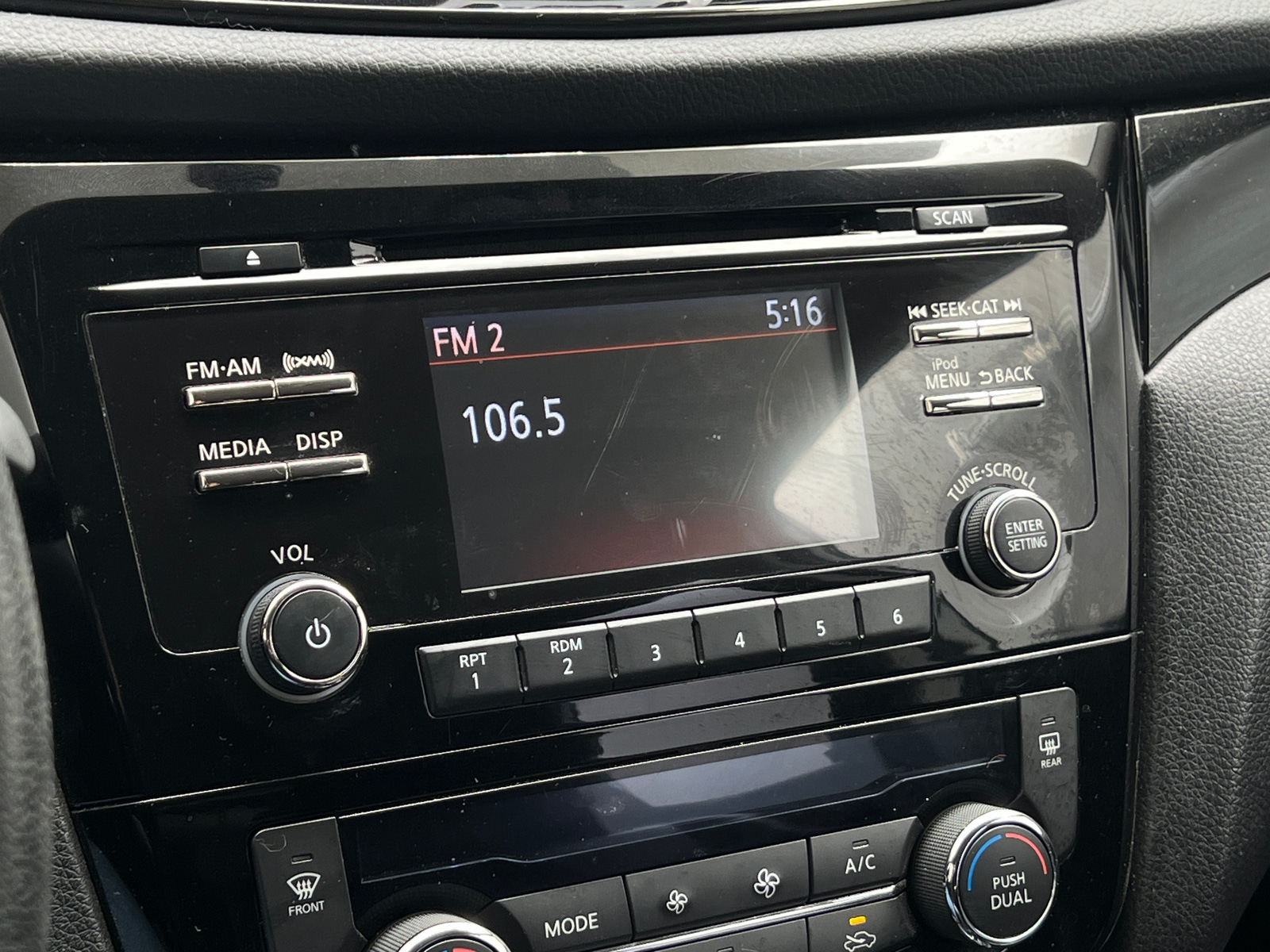 Thumbnail: 2017 Nissan Rogue Sport - 4