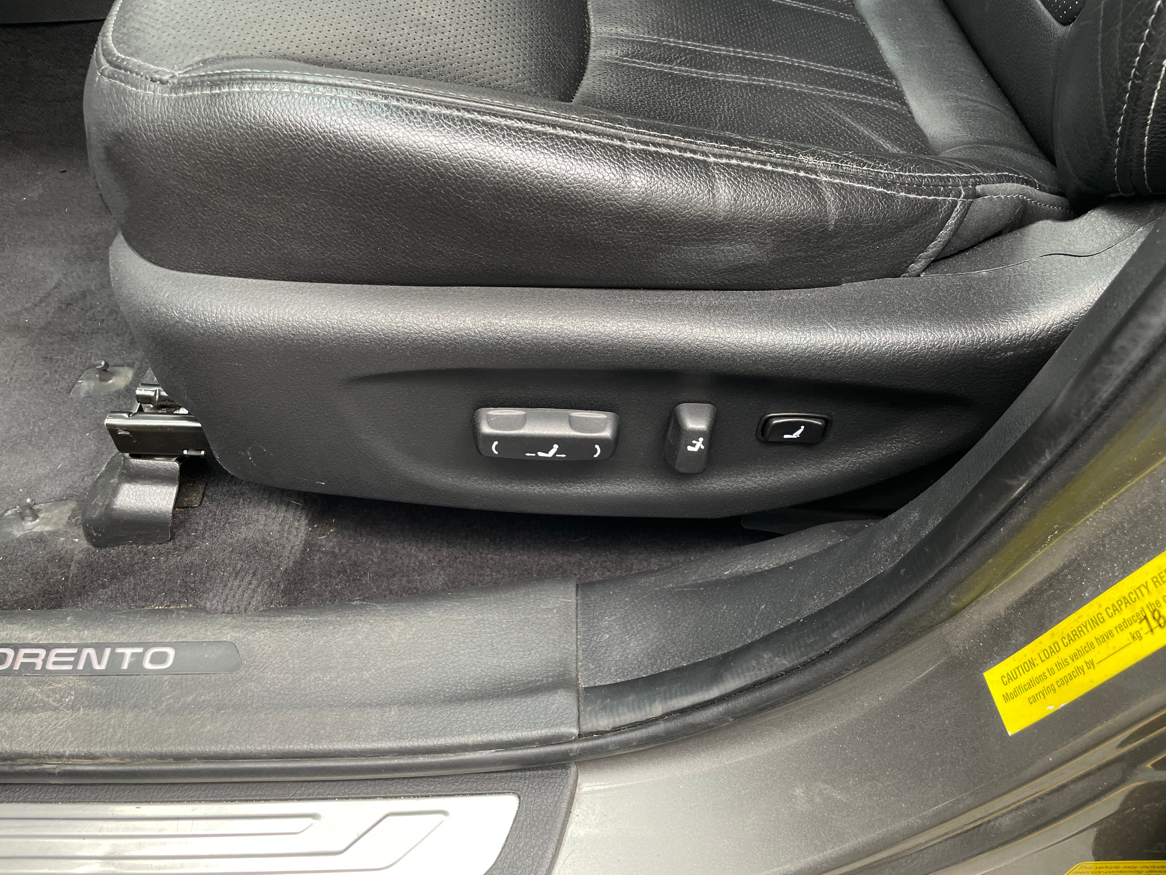 Used 2013 Kia Sorento SX with VIN 5XYKWDA27DG386625 for sale in Oak Creek, WI