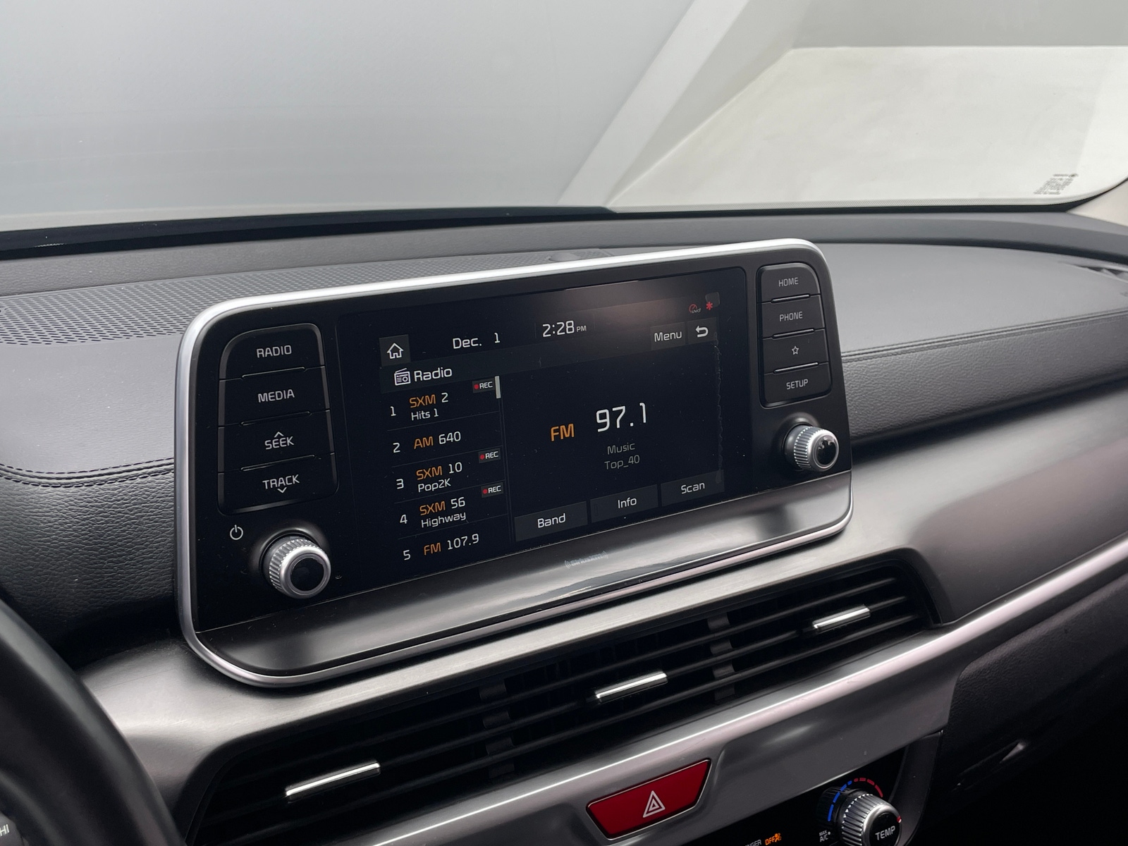 Thumbnail: 2020 Kia Telluride - 3