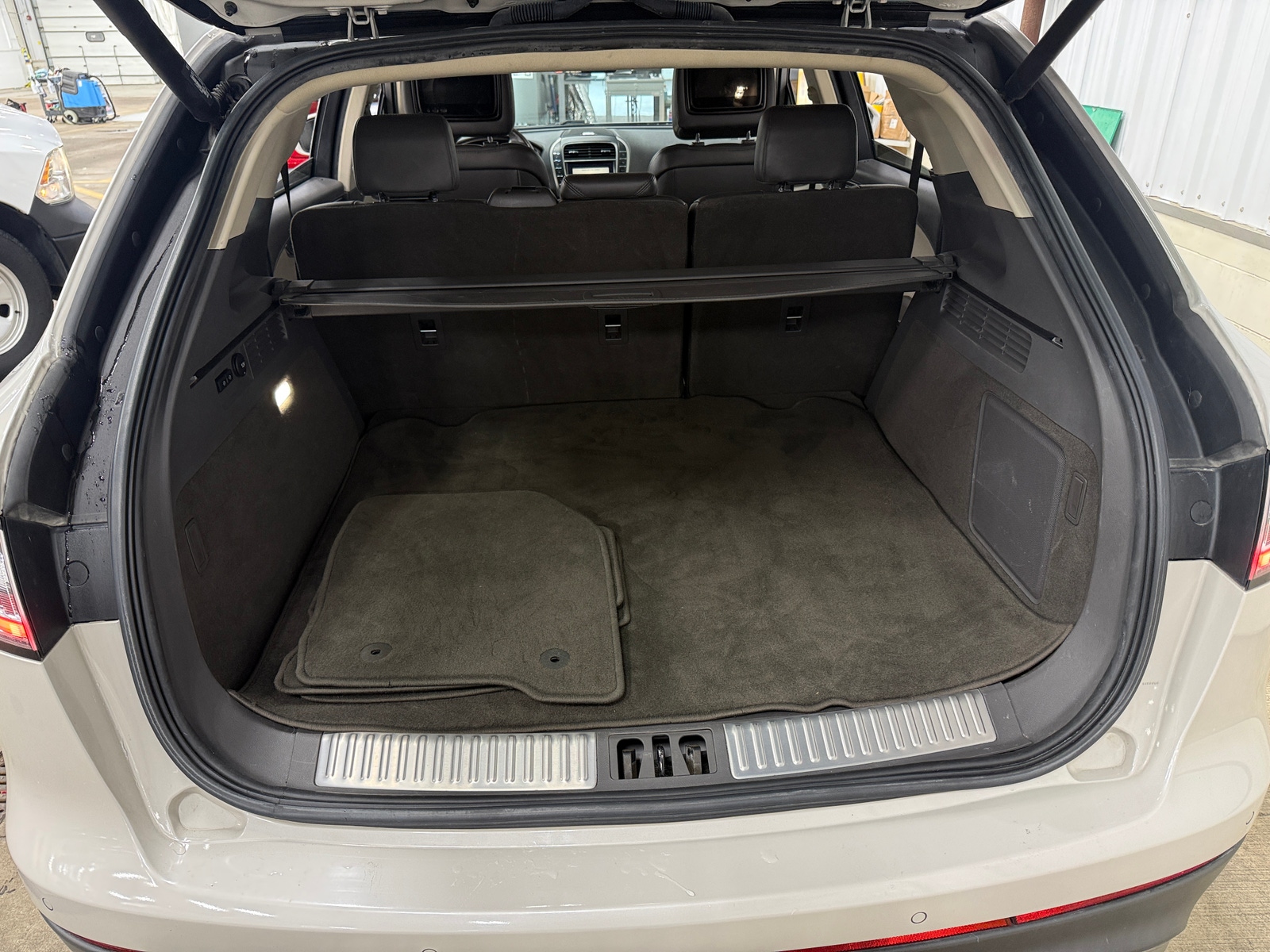 Thumbnail: 2019 Lincoln Nautilus - 6