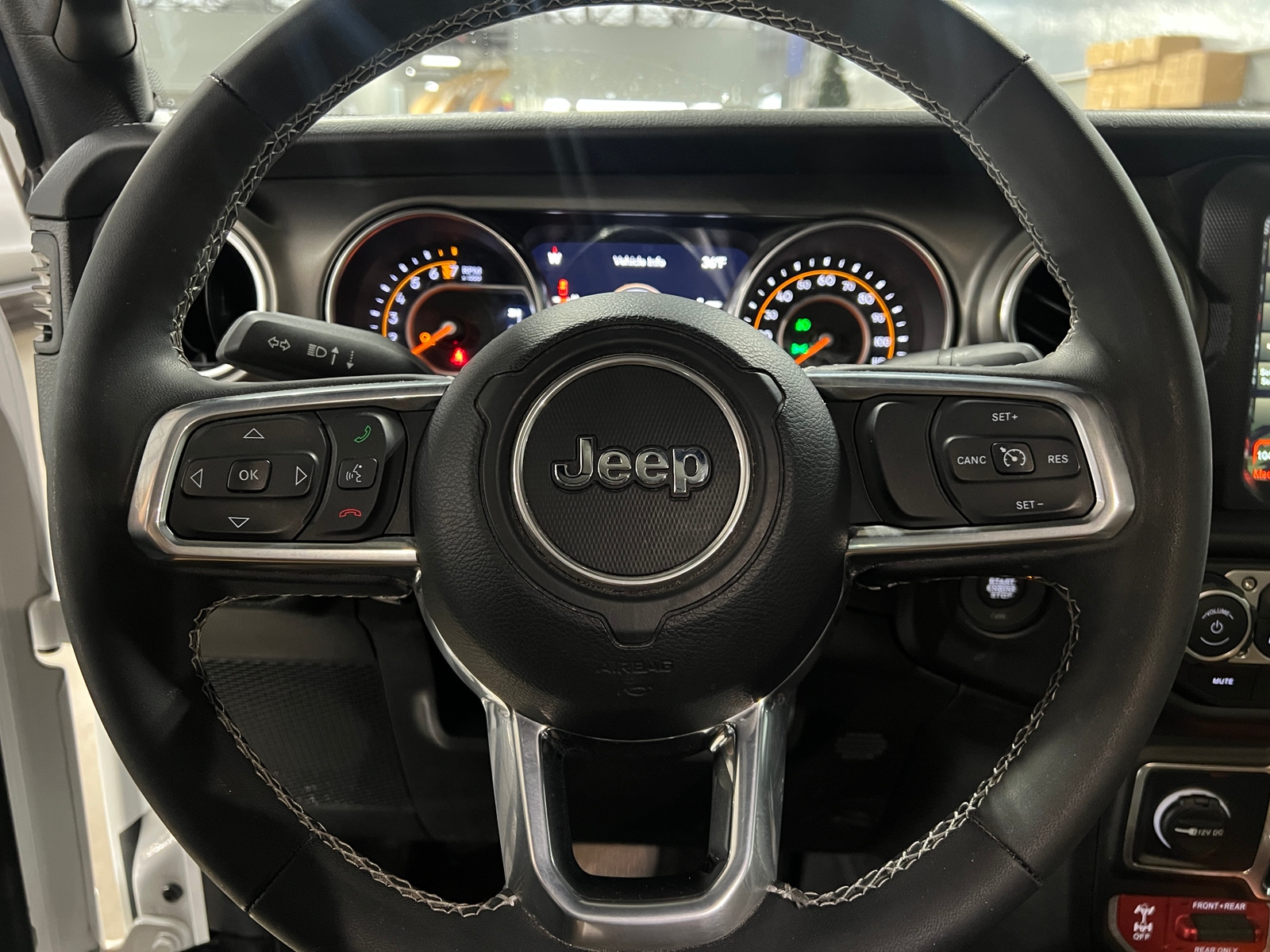 Thumbnail: 2023 Jeep Gladiator - 5