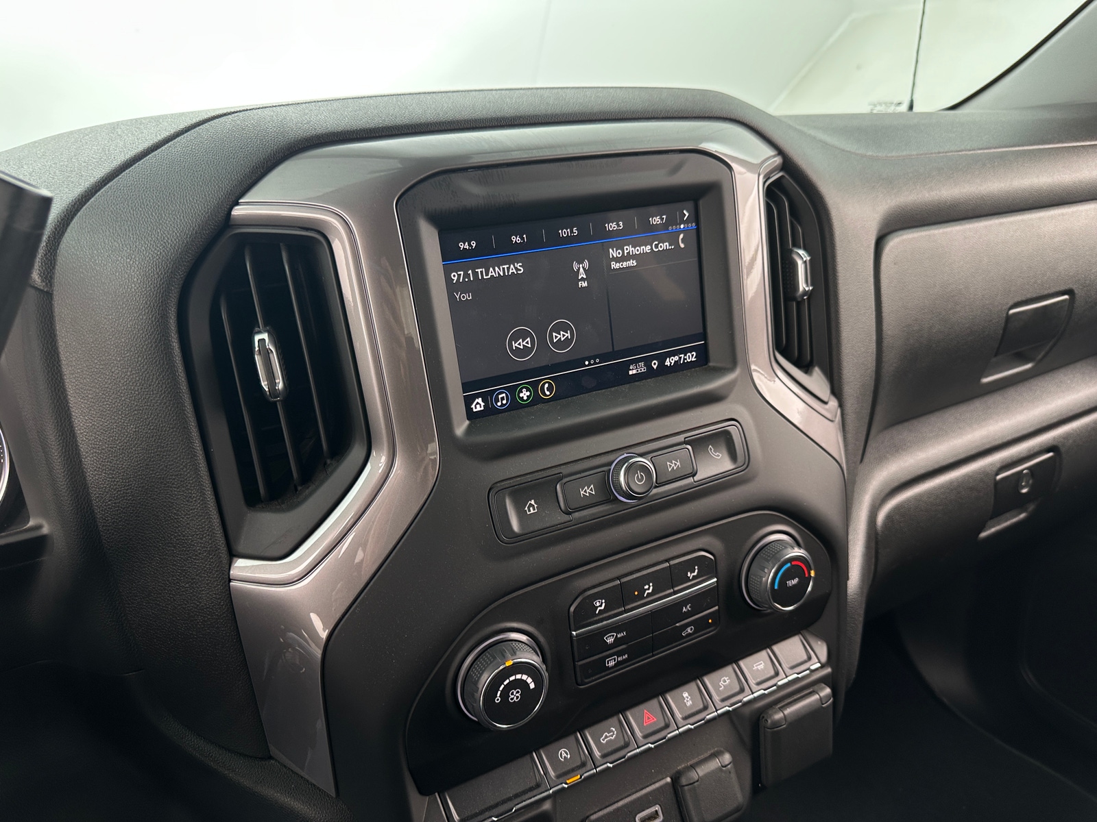 Thumbnail: 2022 Chevrolet Silverado 1500 - 4