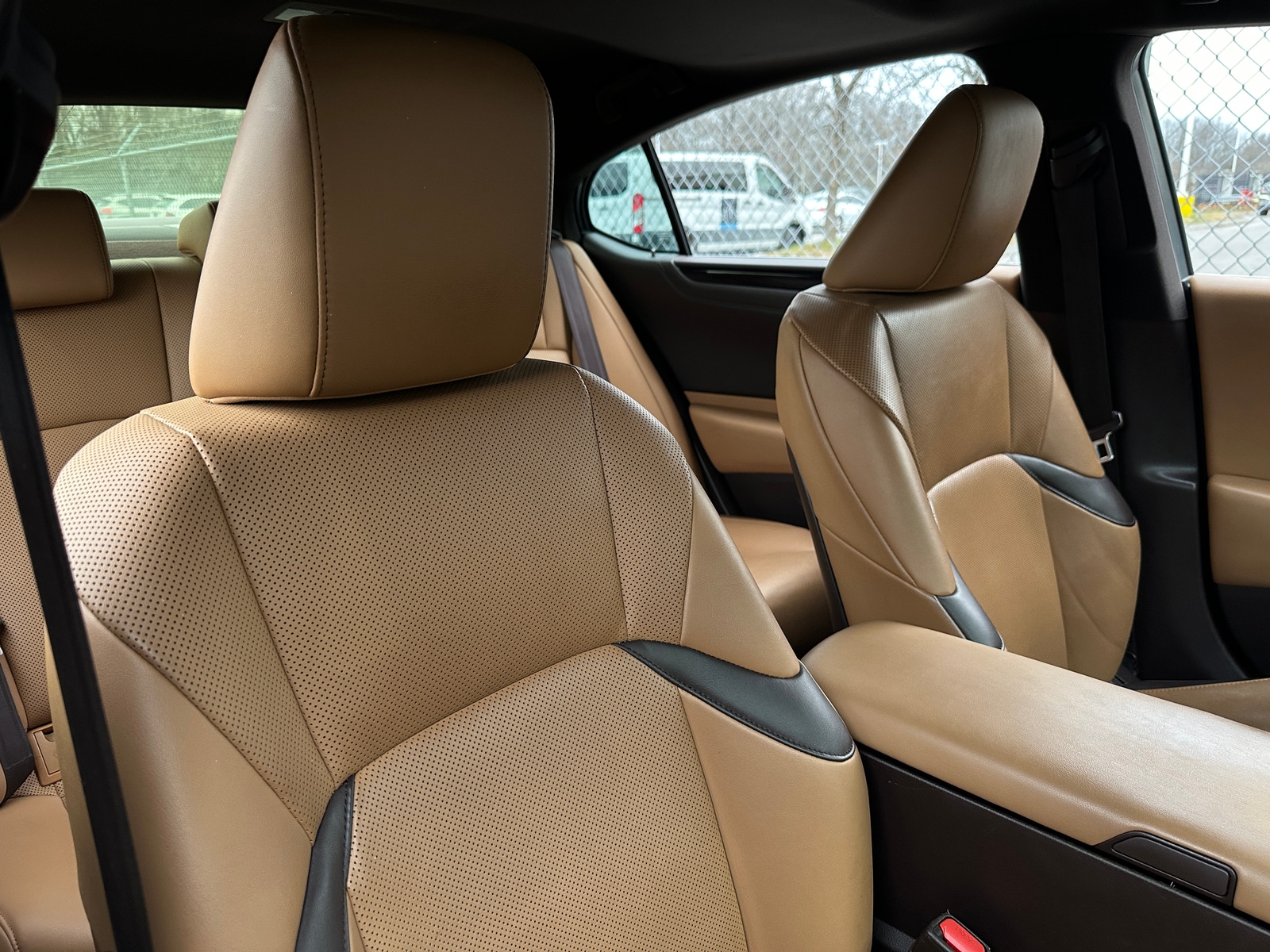 Thumbnail: 2019 Lexus ES - 2