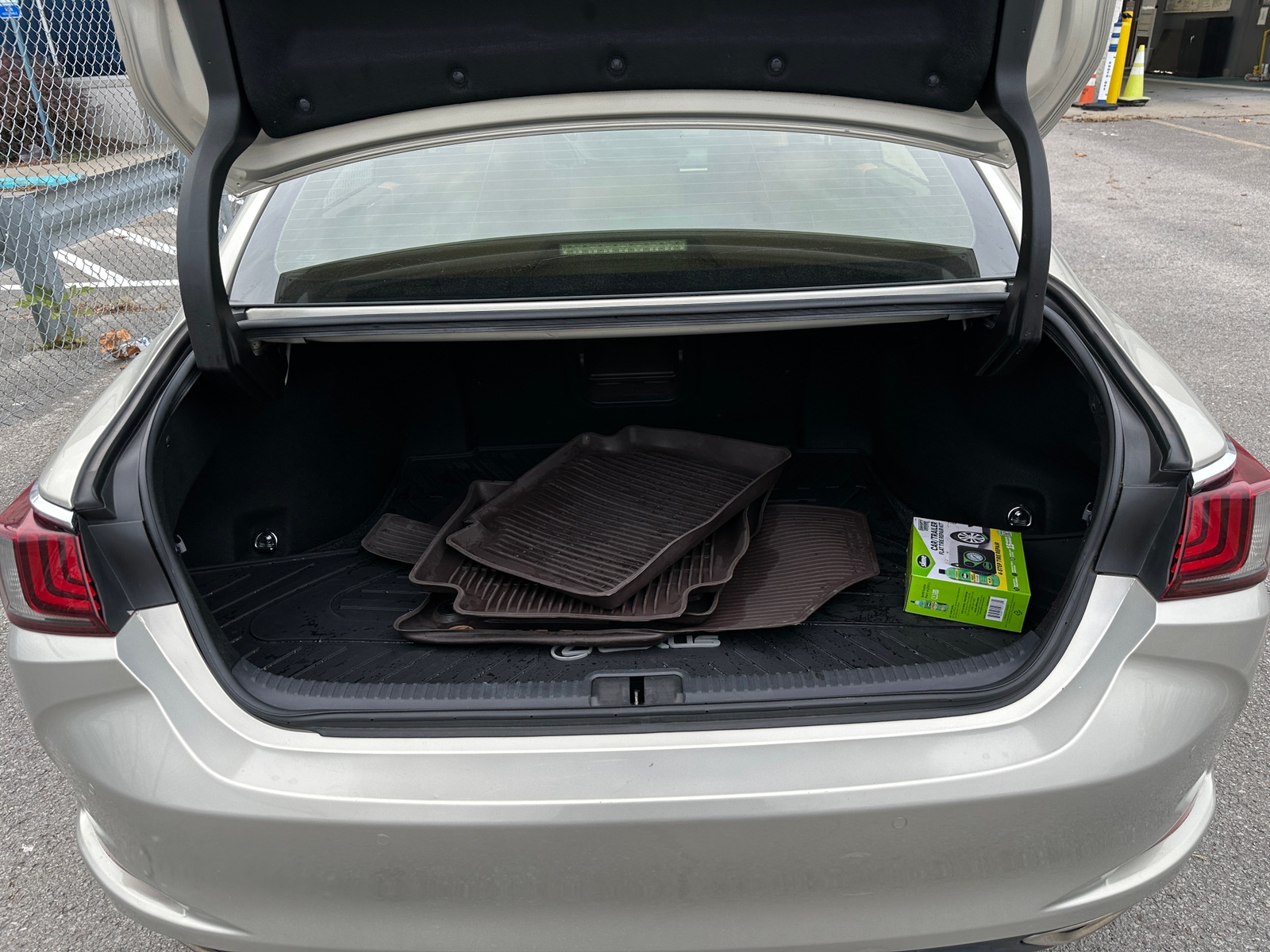 Thumbnail: 2019 Lexus ES - 7