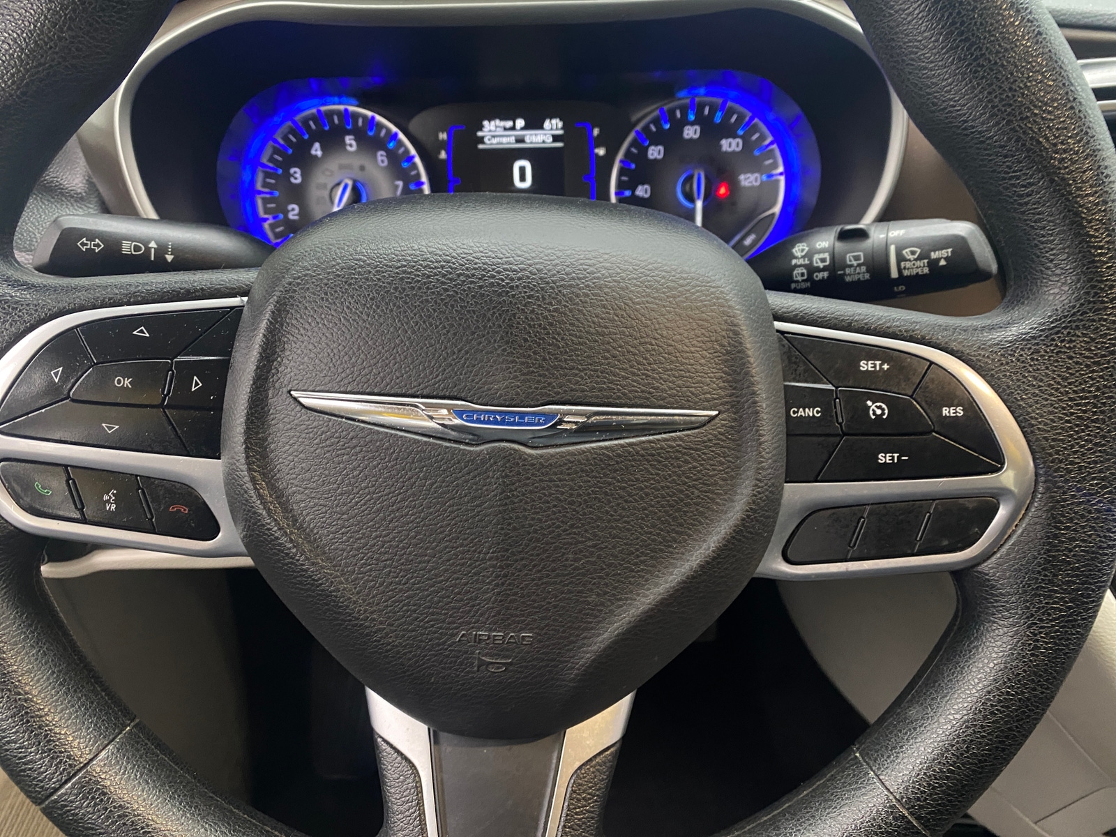 Thumbnail: 2021 Chrysler Voyager - 4