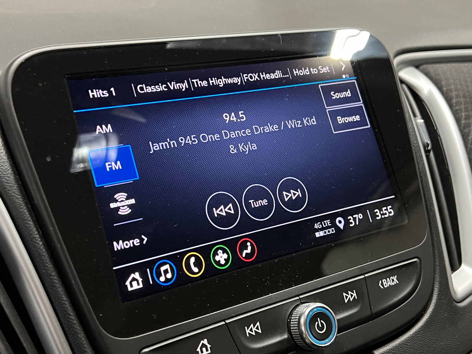 Thumbnail: 2024 Chevrolet Malibu - 4