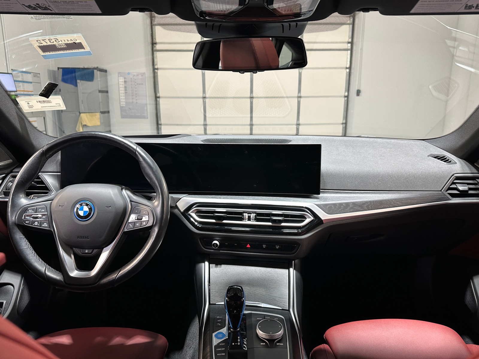 Thumbnail: 2023 BMW i4 - 2