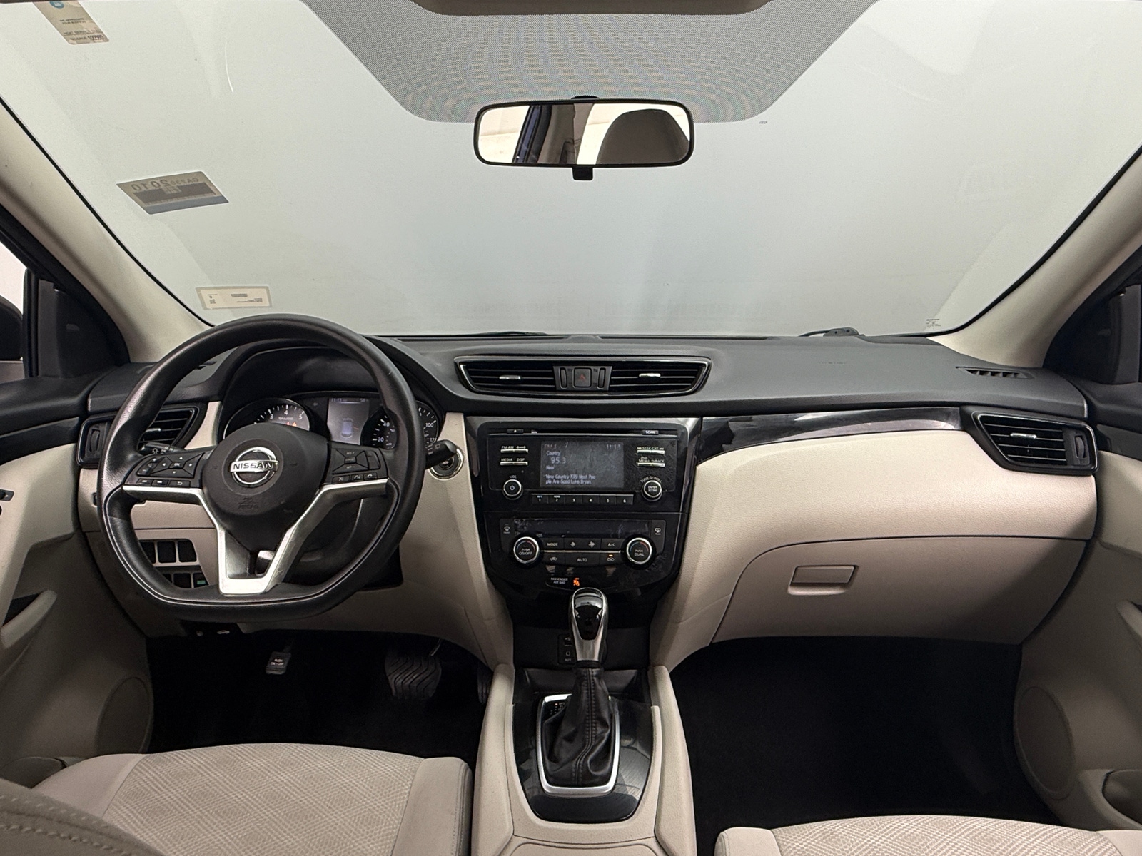 Thumbnail: 2018 Nissan Rogue Sport - 3