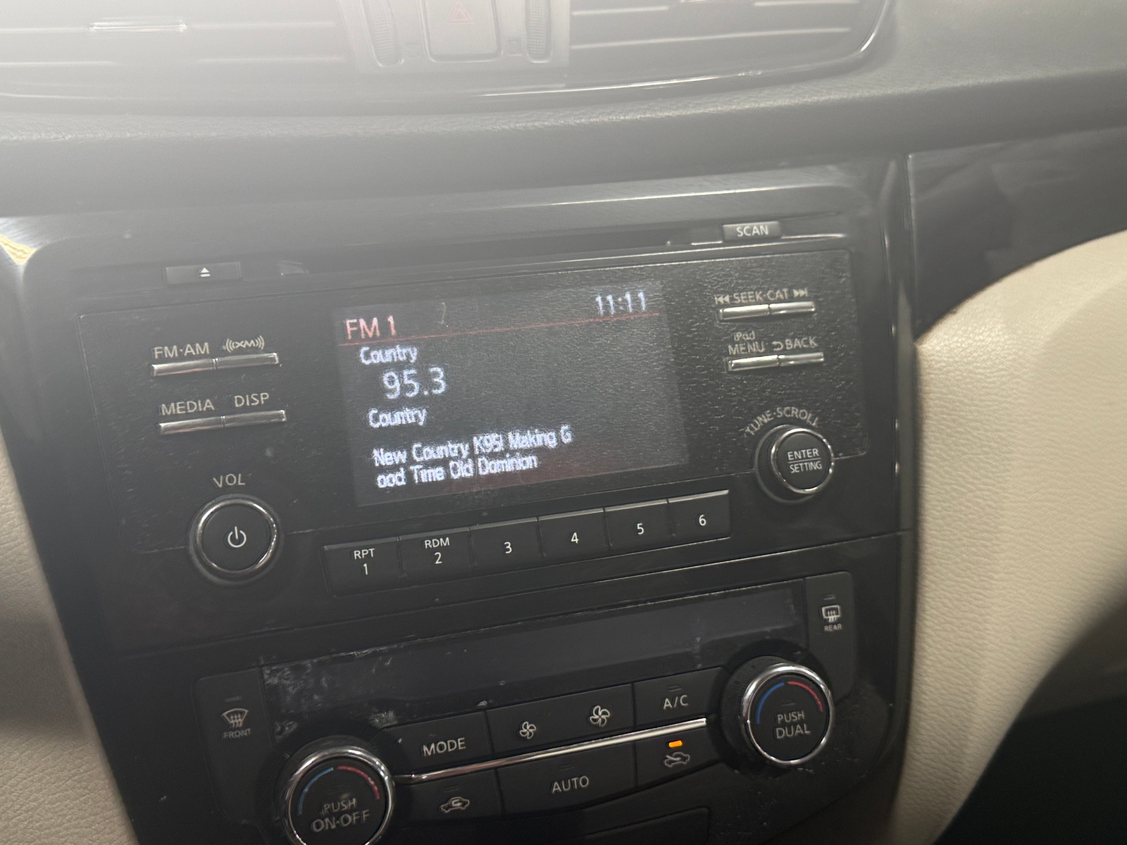 Thumbnail: 2018 Nissan Rogue Sport - 4