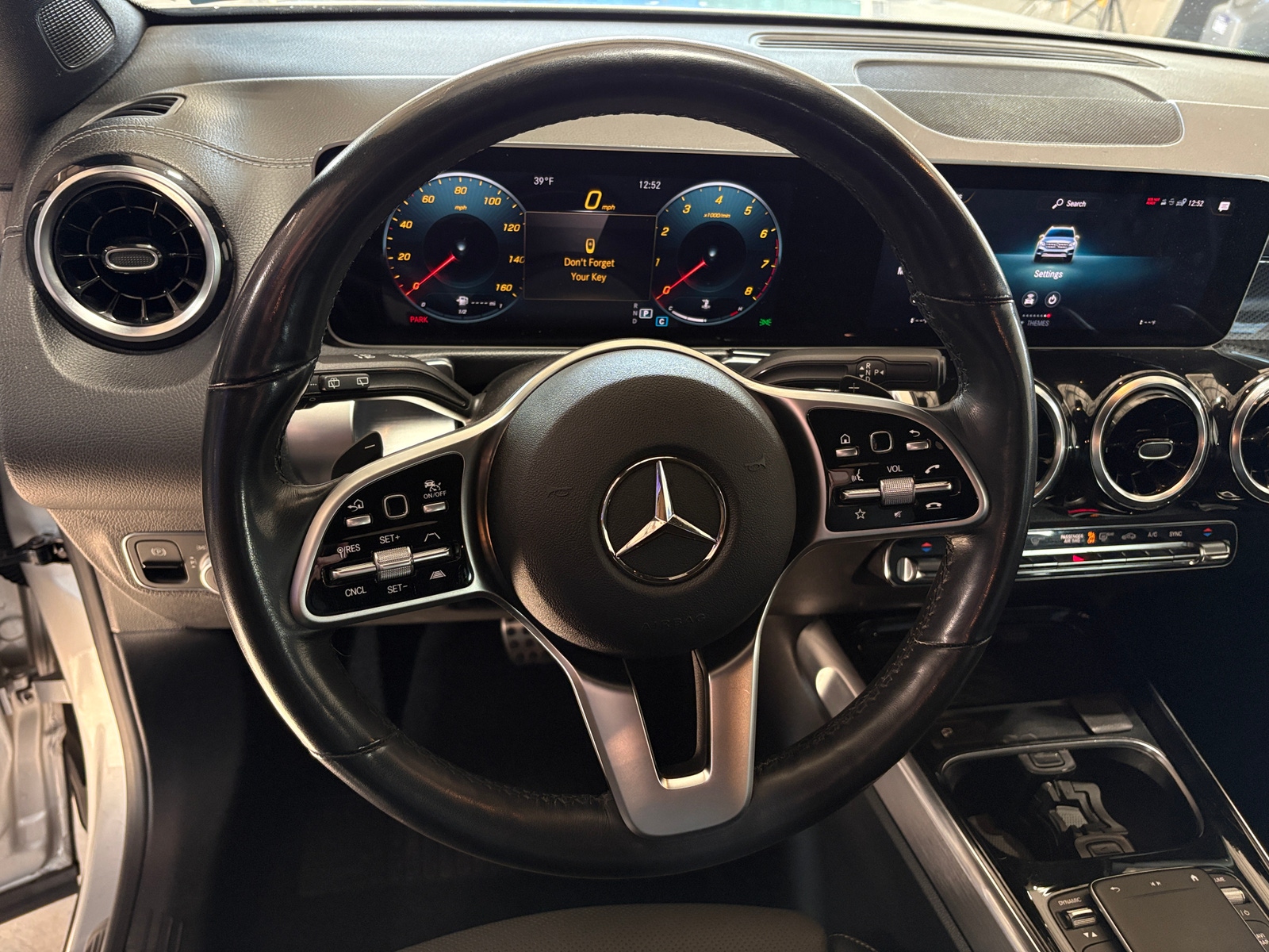 Thumbnail: 2021 Mercedes-Benz GLB - 4