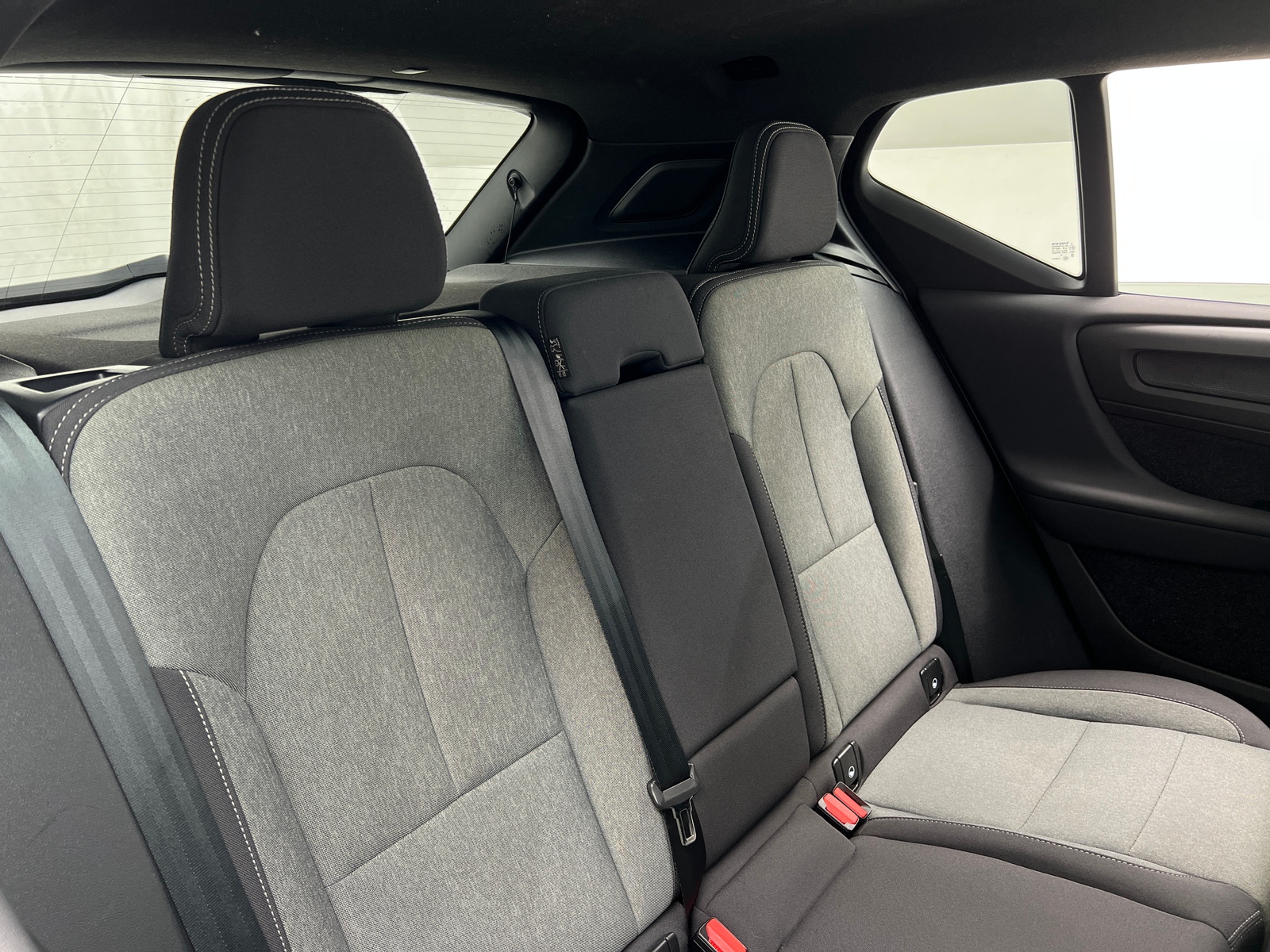 Thumbnail: 2024 Volvo XC40 - 6