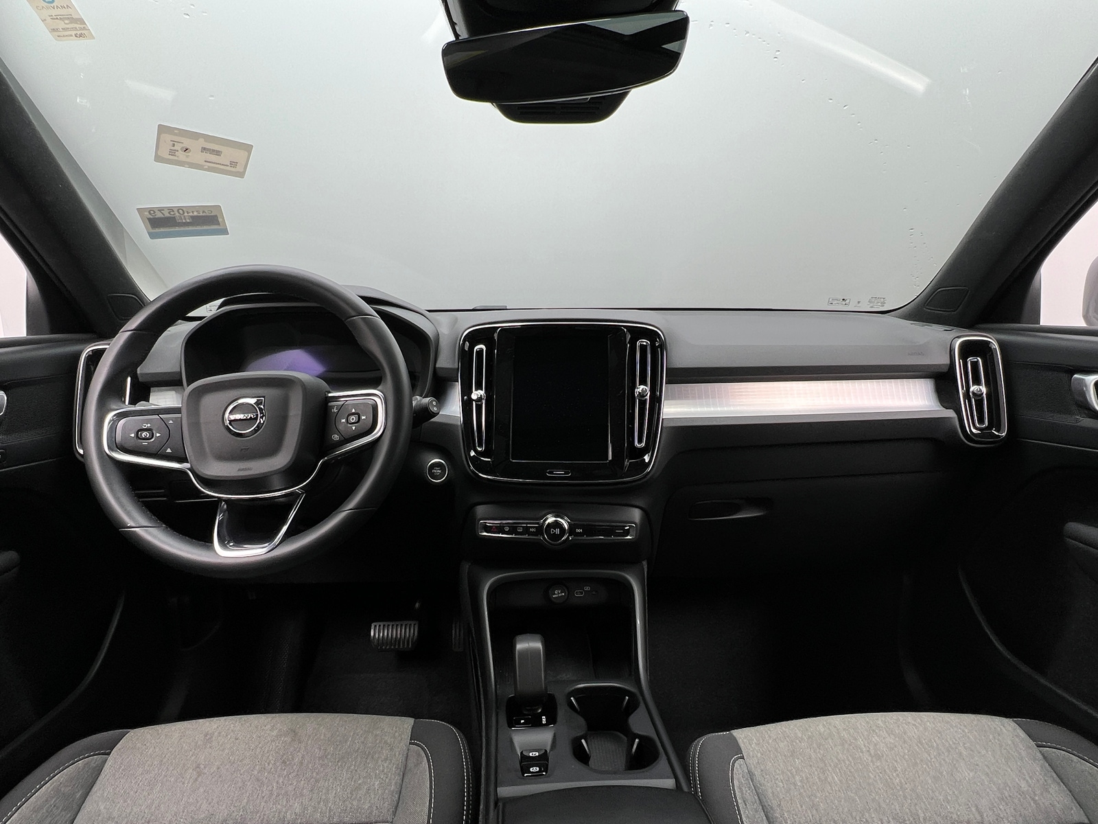 Thumbnail: 2024 Volvo XC40 - 3