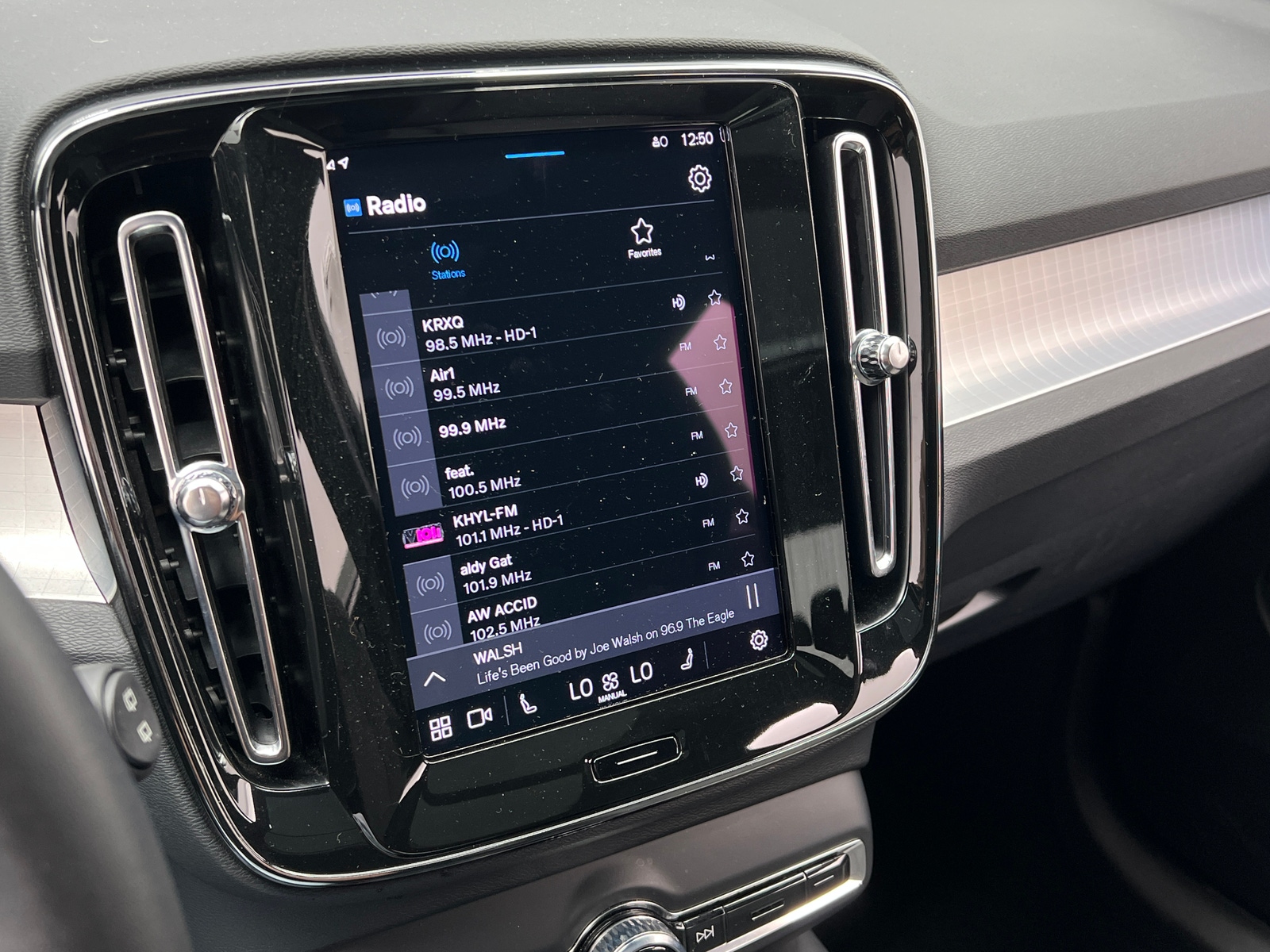 Thumbnail: 2024 Volvo XC40 - 4