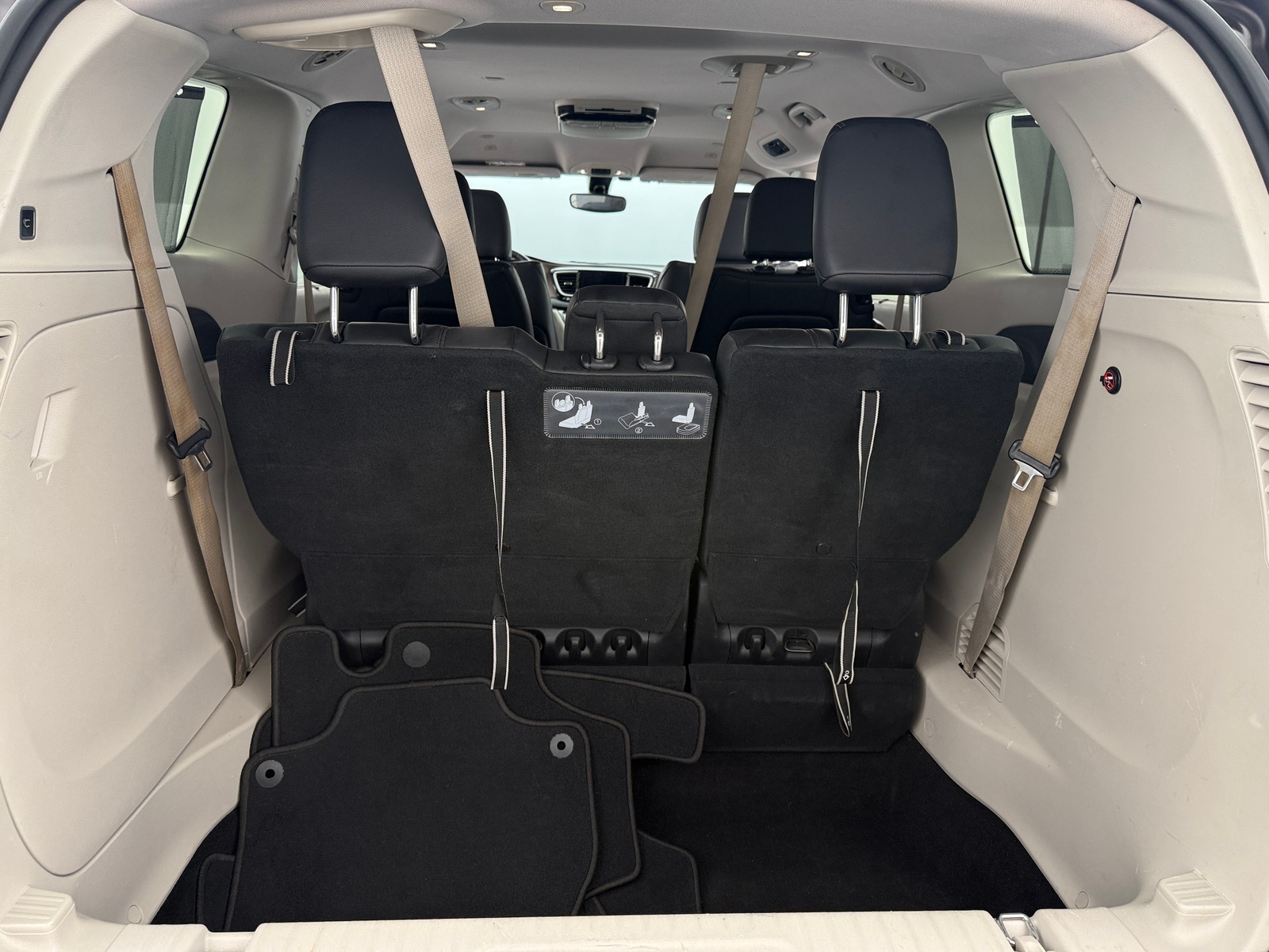 Thumbnail: 2018 Chrysler Pacifica - 6