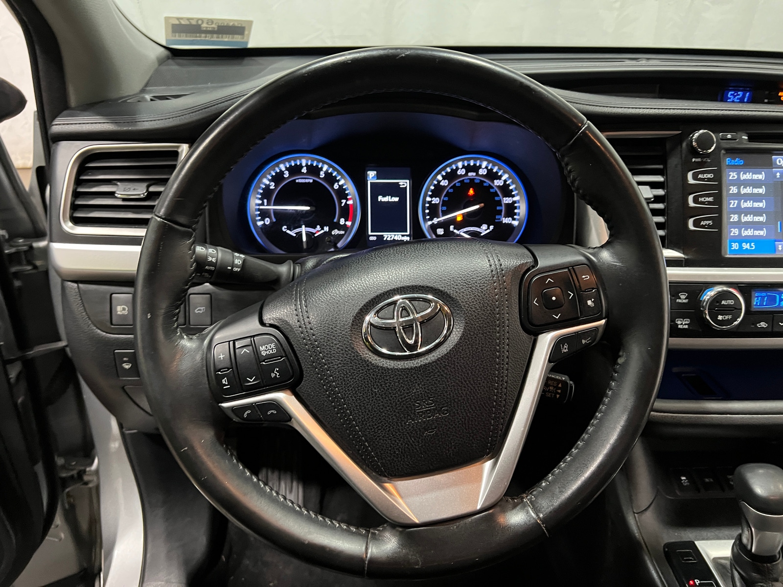 Thumbnail: 2017 Toyota Highlander - 4