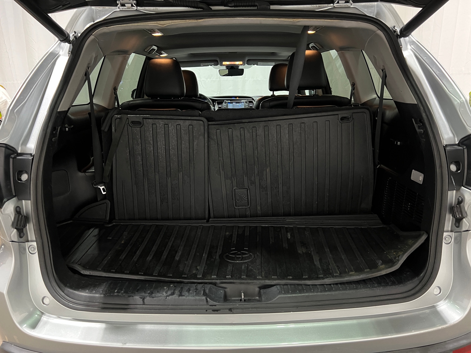 Thumbnail: 2017 Toyota Highlander - 6