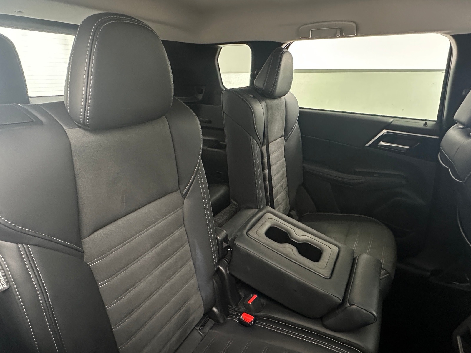 Thumbnail: 2024 Mitsubishi Outlander - 6