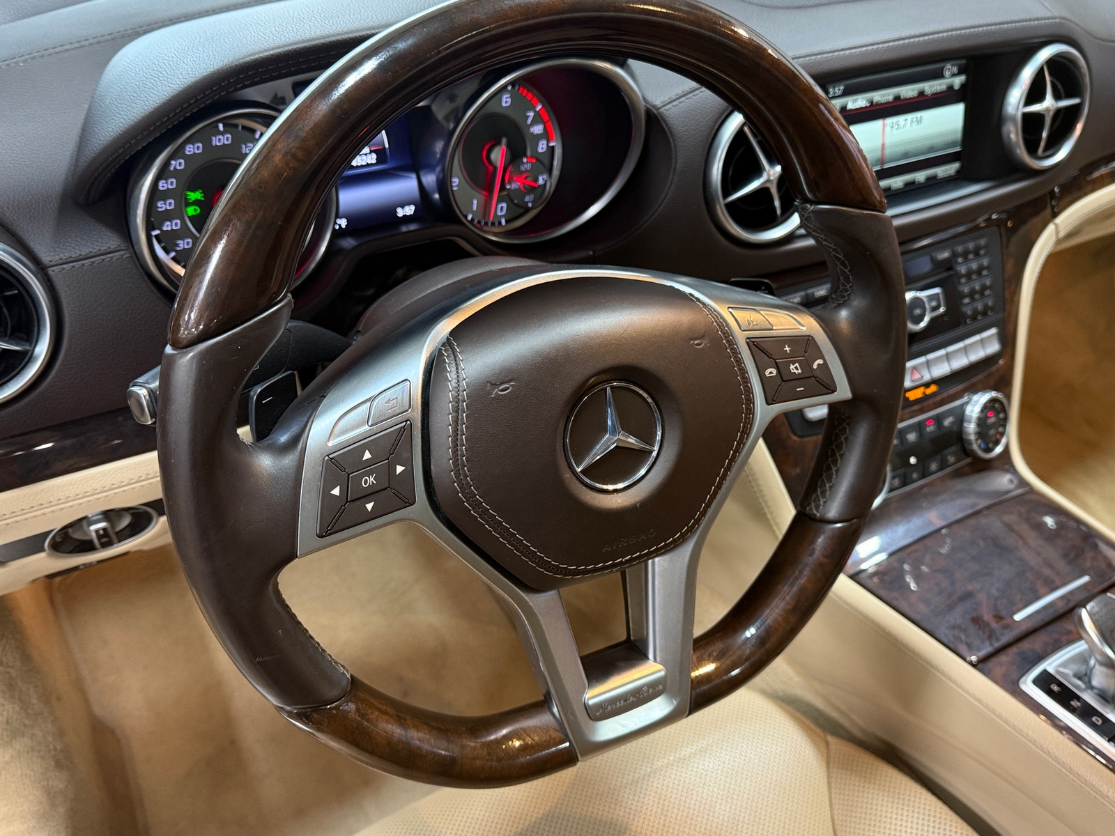 Thumbnail: 2015 Mercedes-Benz SL-Class - 4