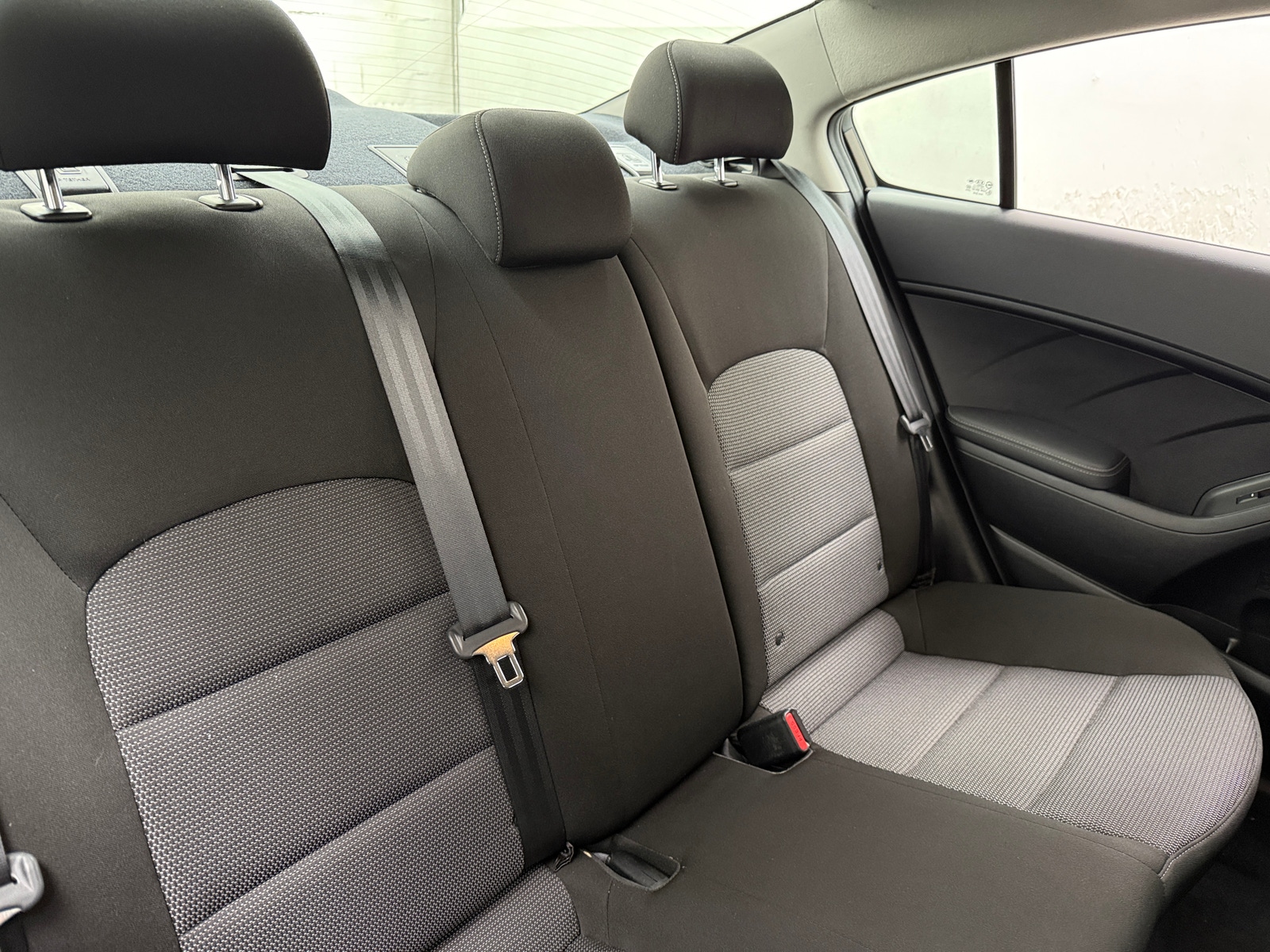 Thumbnail: 2017 Kia Forte - 6