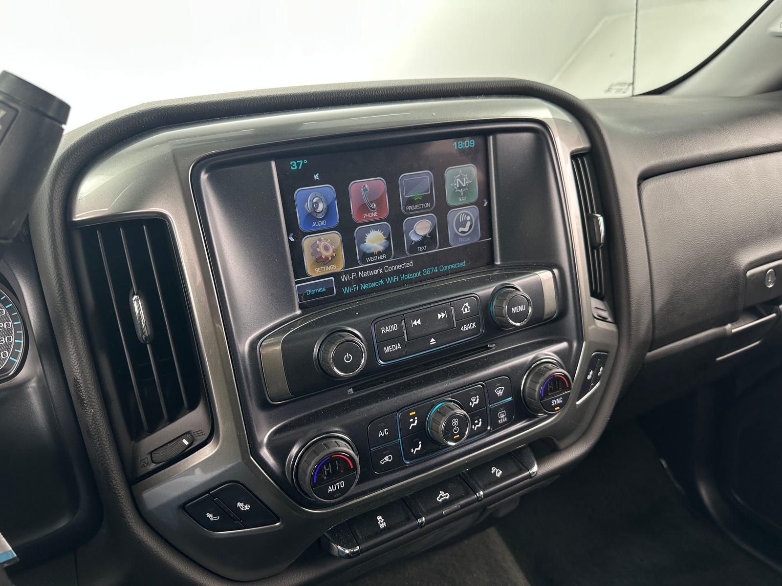 Thumbnail: 2018 Chevrolet Silverado 1500 - 3