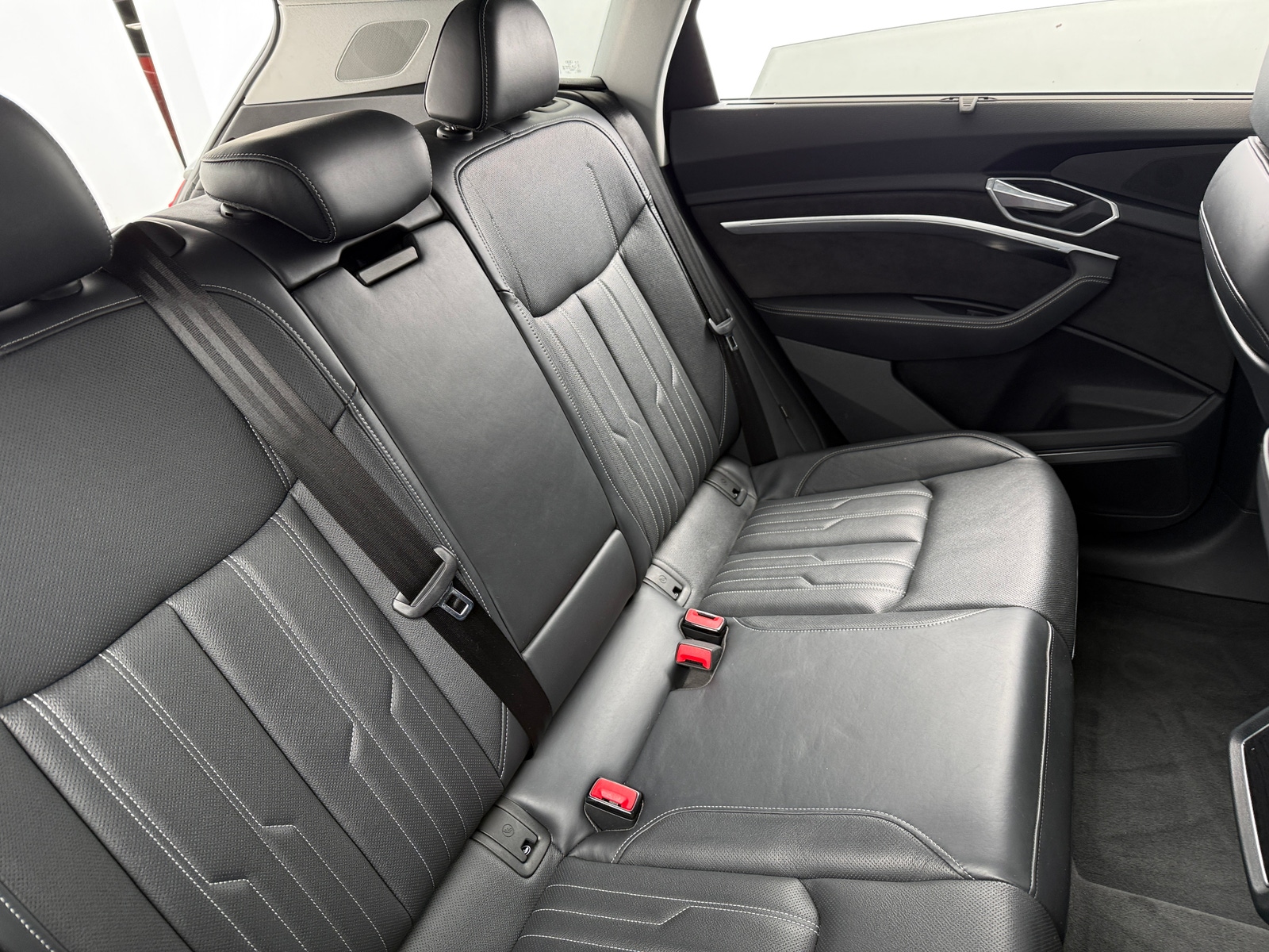 Thumbnail: 2021 Audi e-tron - 5