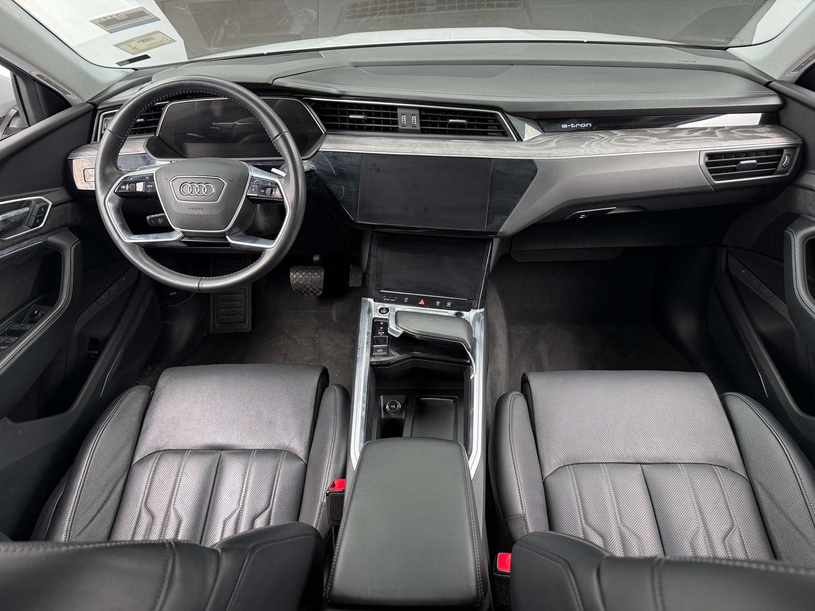 Thumbnail: 2021 Audi e-tron - 2