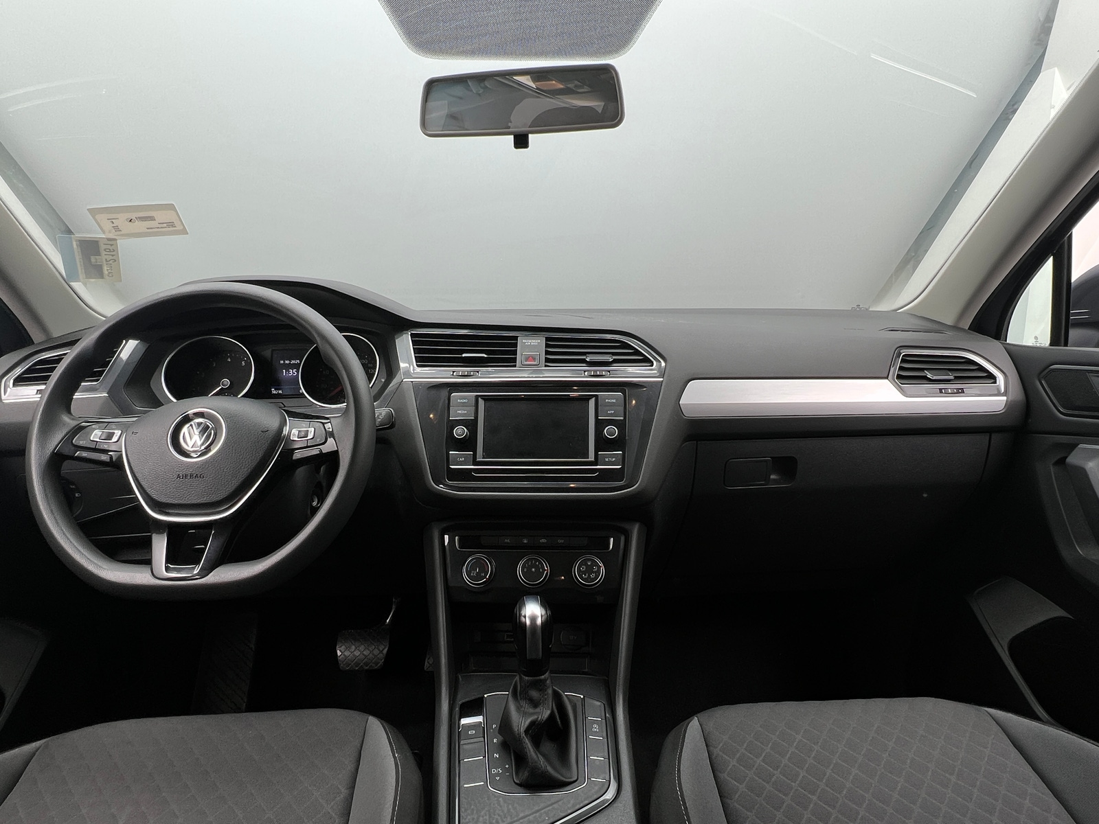 Thumbnail: 2018 Volkswagen Tiguan - 3