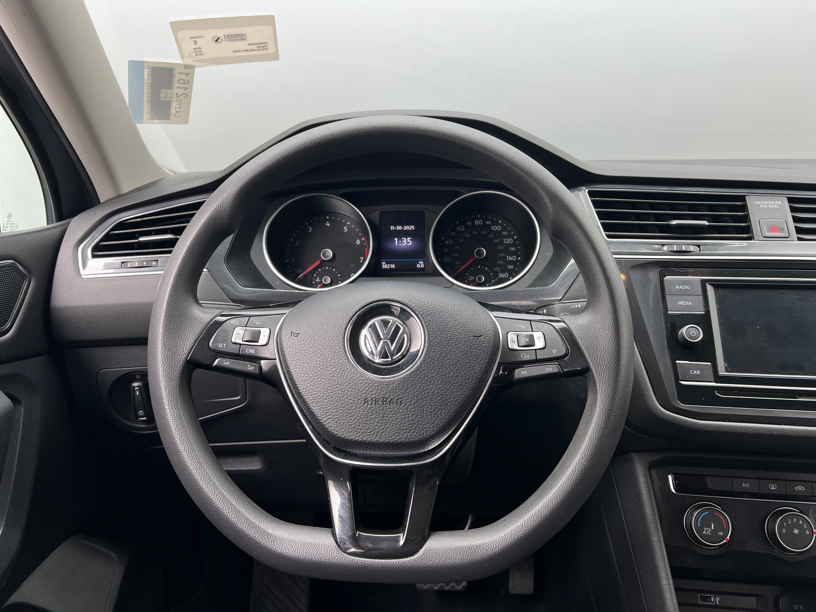 Thumbnail: 2018 Volkswagen Tiguan - 5