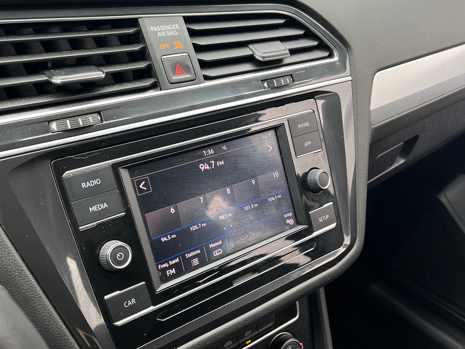 Thumbnail: 2018 Volkswagen Tiguan - 4