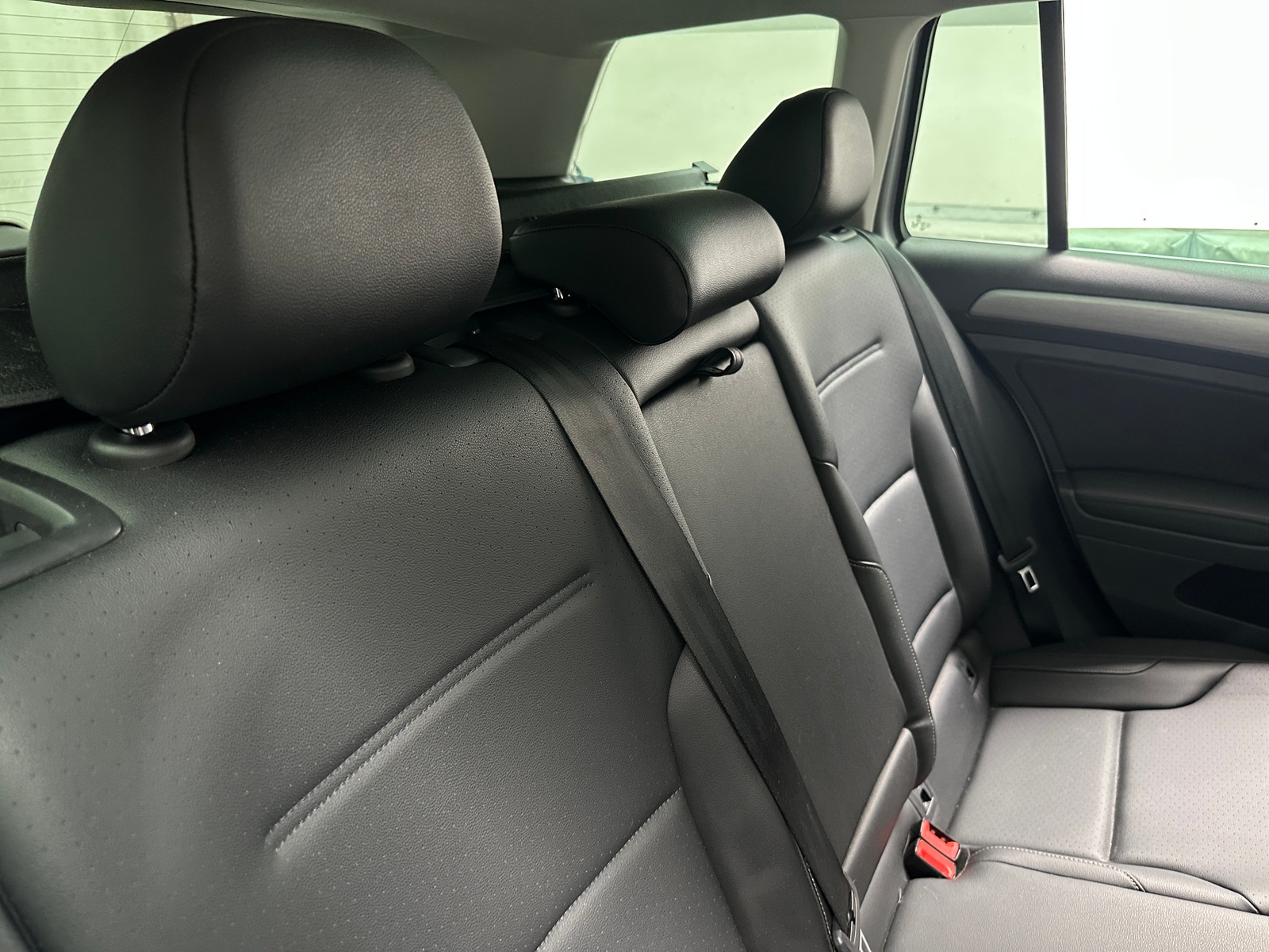 Thumbnail: 2016 Volkswagen e-Golf - 6