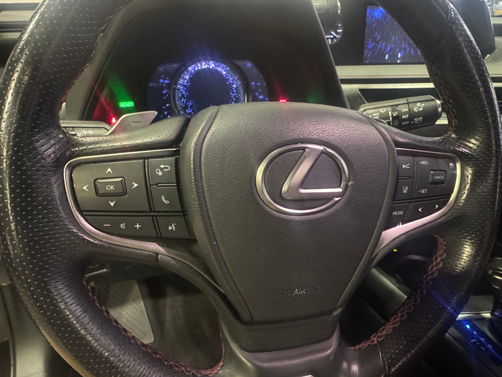 Thumbnail: 2021 Lexus UX - 4