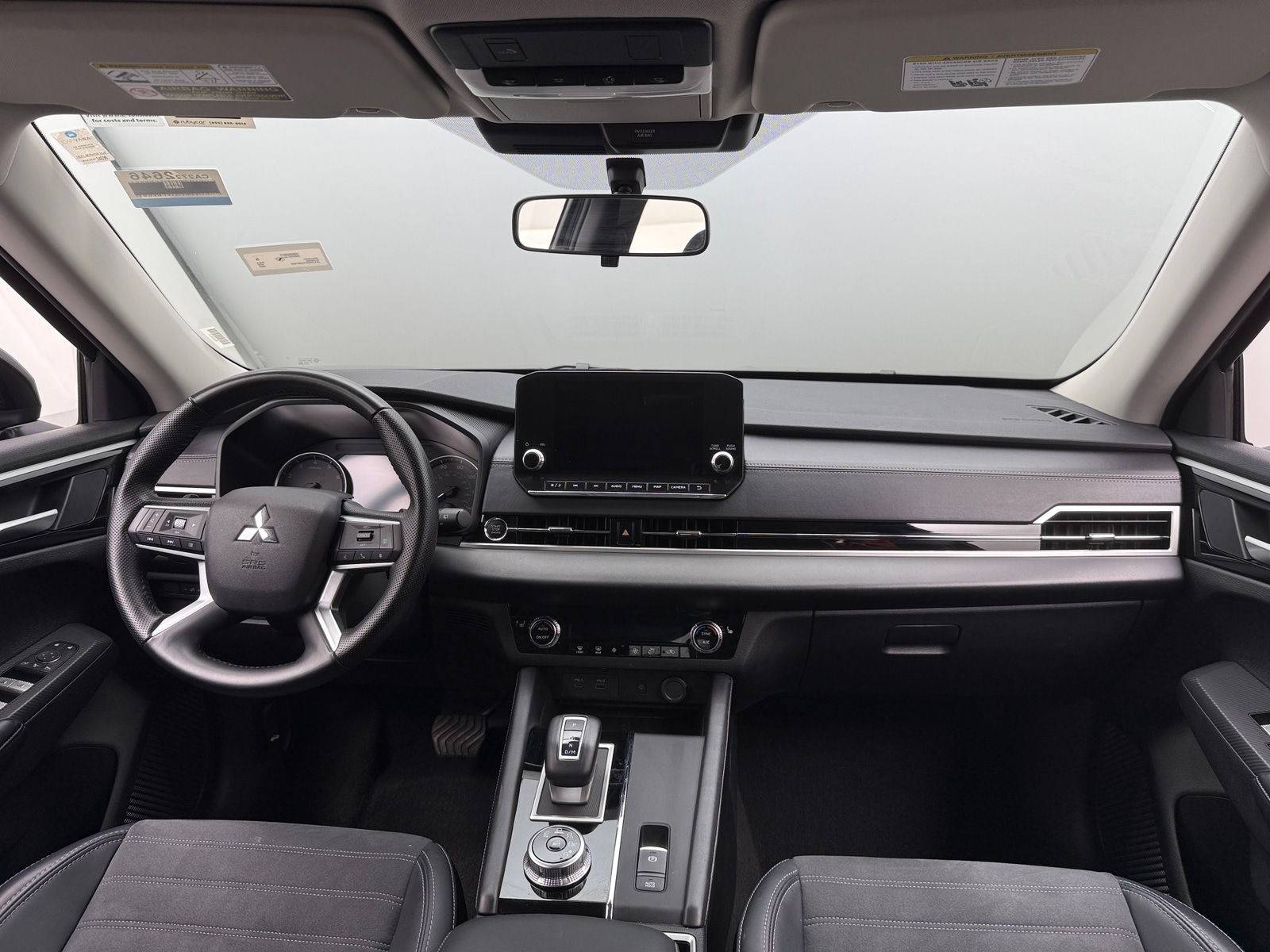 Thumbnail: 2024 Mitsubishi Outlander - 2