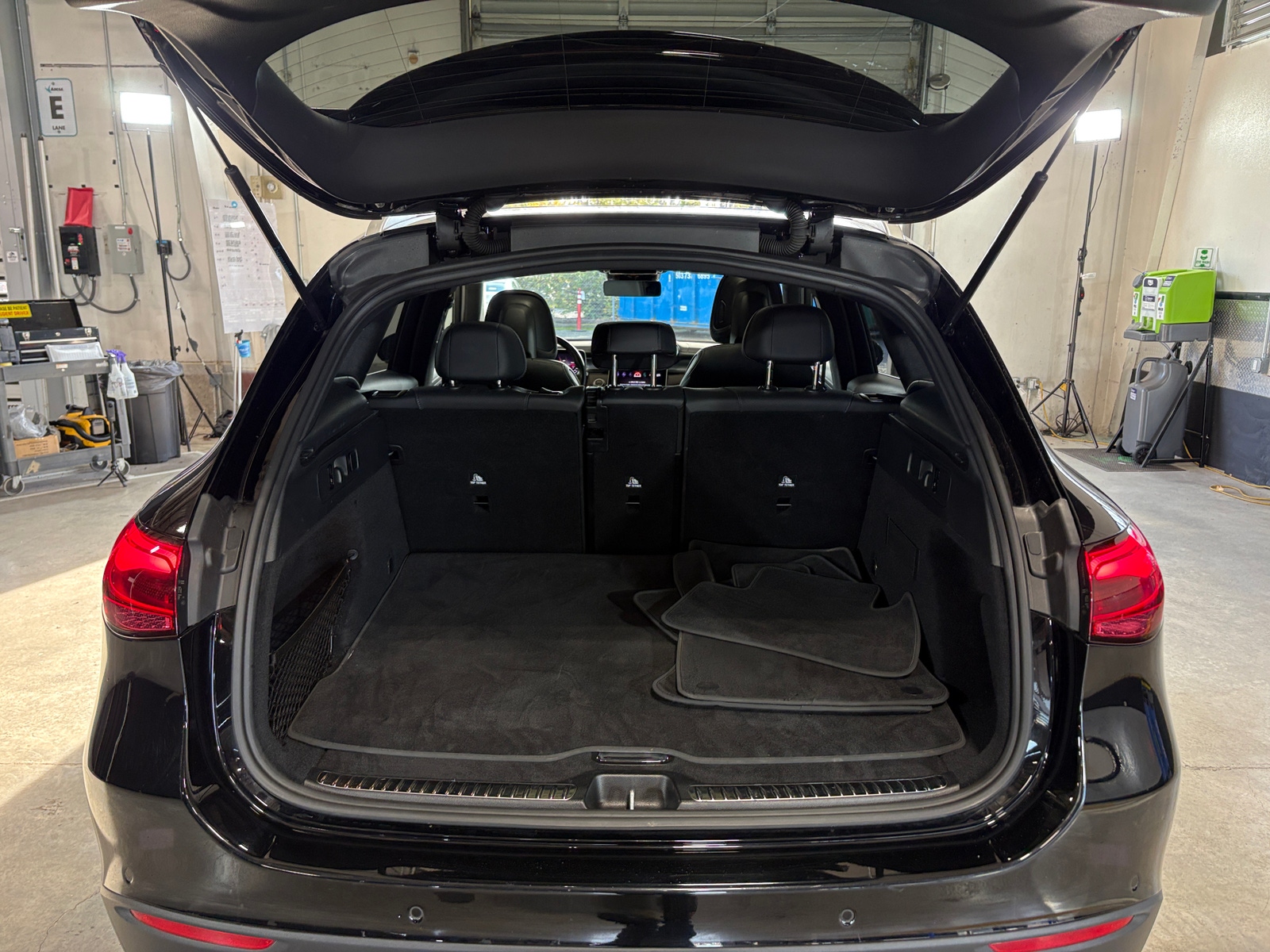 Thumbnail: 2024 Mercedes-Benz GLC - 6