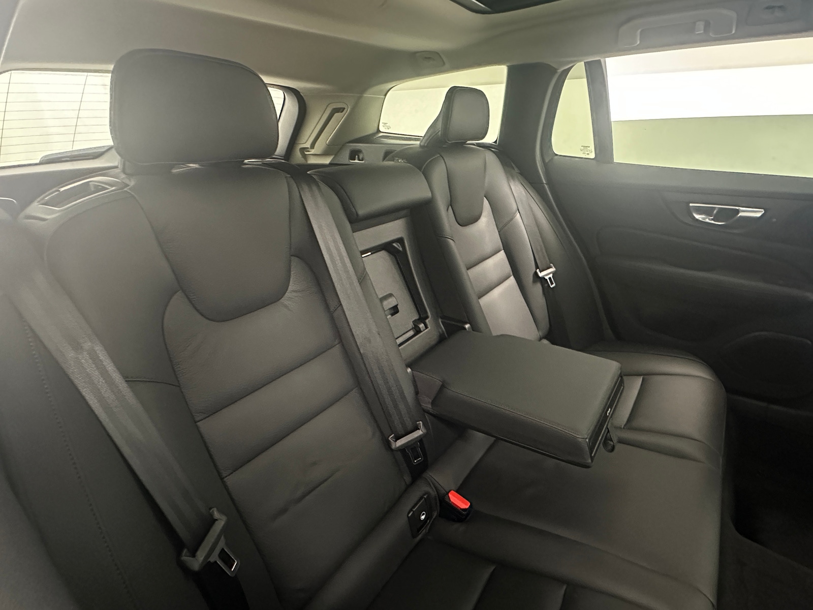 Thumbnail: 2025 Volvo V60 - 5