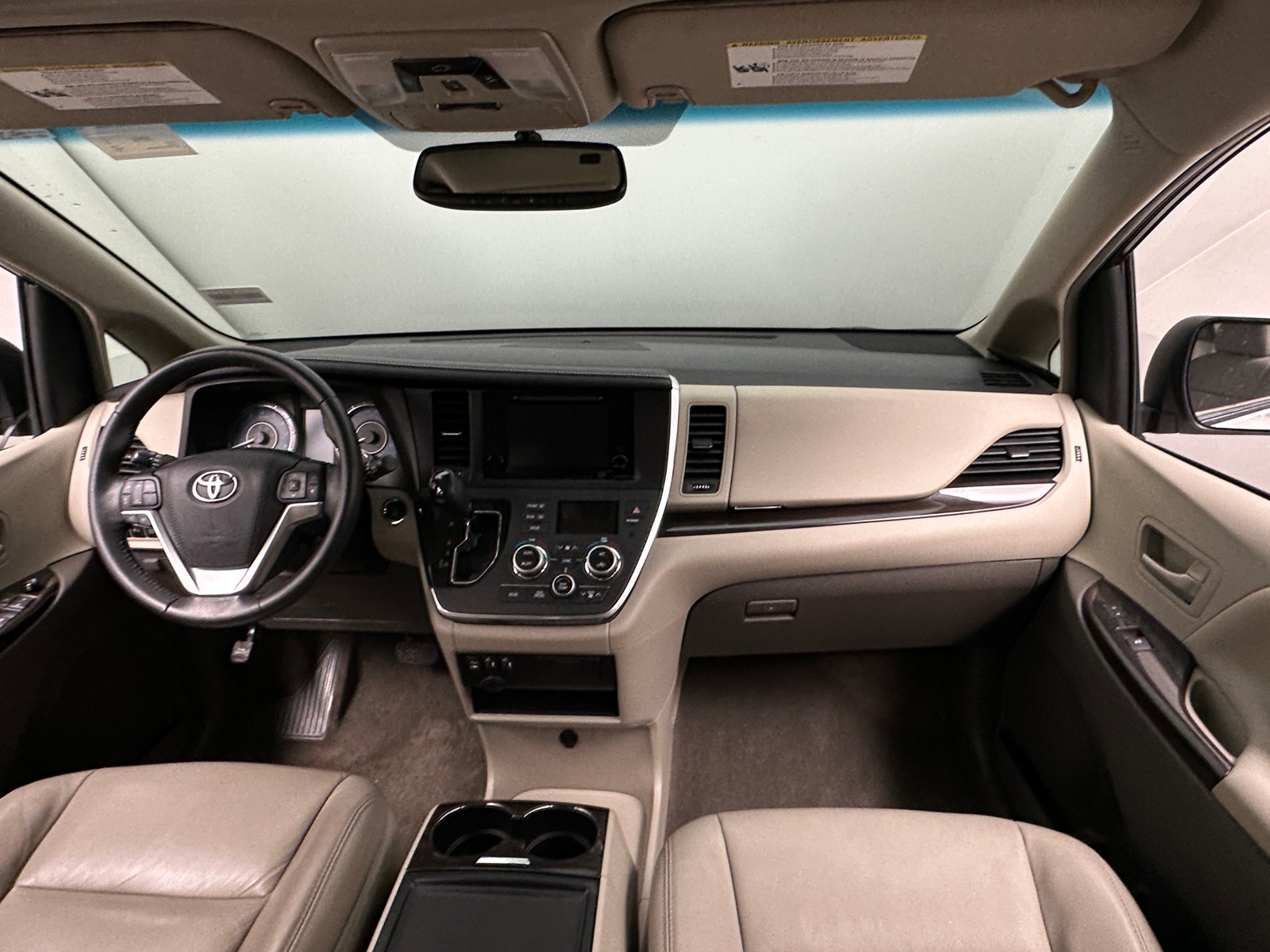 Thumbnail: 2017 Toyota Sienna - 2